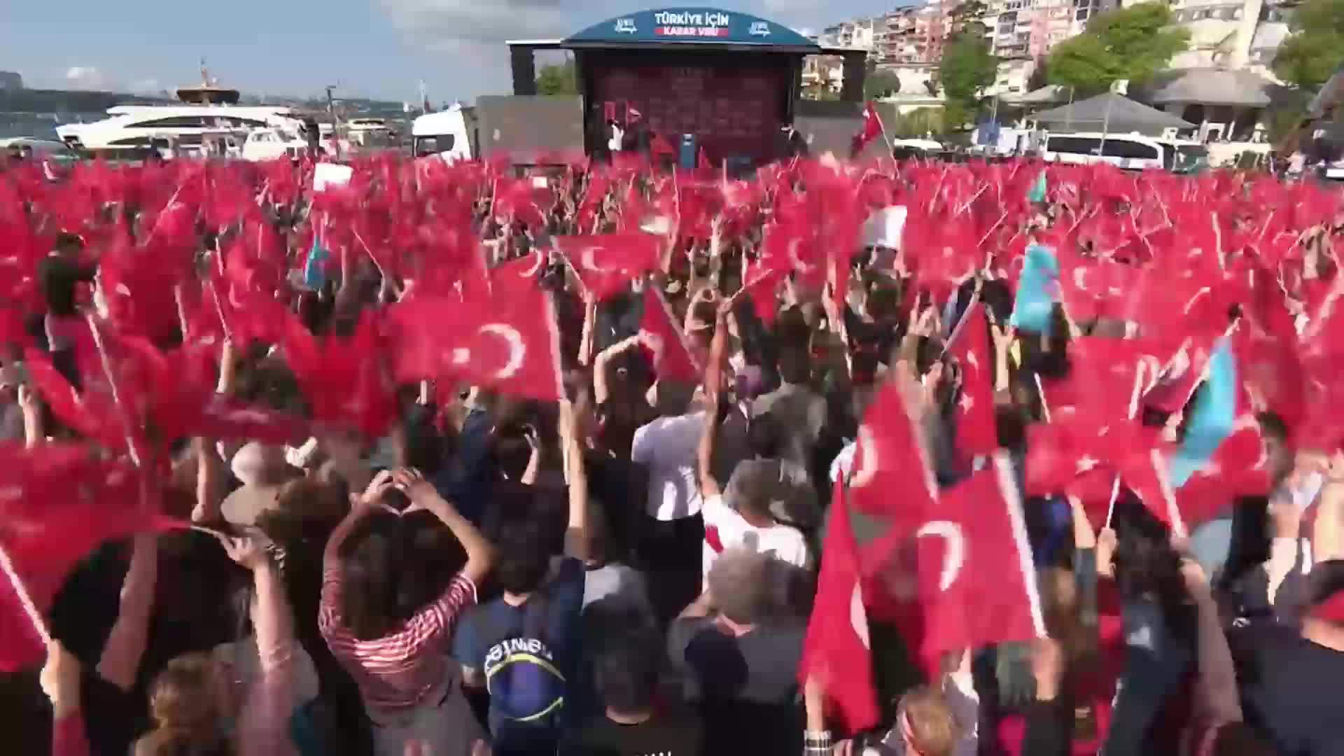 İMAMOĞLU, 101'İNCİ HALK BULUŞMASINI ÜSKÜDAR'DA YAPTI: "BENİM, KEMAL KILIÇDAROĞLU’NUN VE DİĞER LİDERLERİN TERÖRİST OLDUĞUNA, VATAN HAİNİ OLDUĞUNA KİM GERÇEKTEN İNANIYORSA GİTSİN ERDOĞAN'A OY VERSİN"