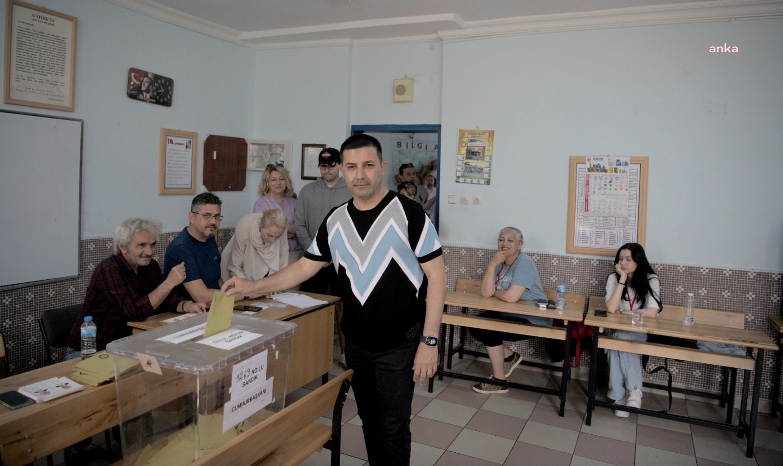 KUŞADASI BELEDİYE BAŞKANI GÜNEL, CUMHURBAŞKANLIĞI 2. TUR SEÇİMLERİ İÇİN OYUNU KULLANDI