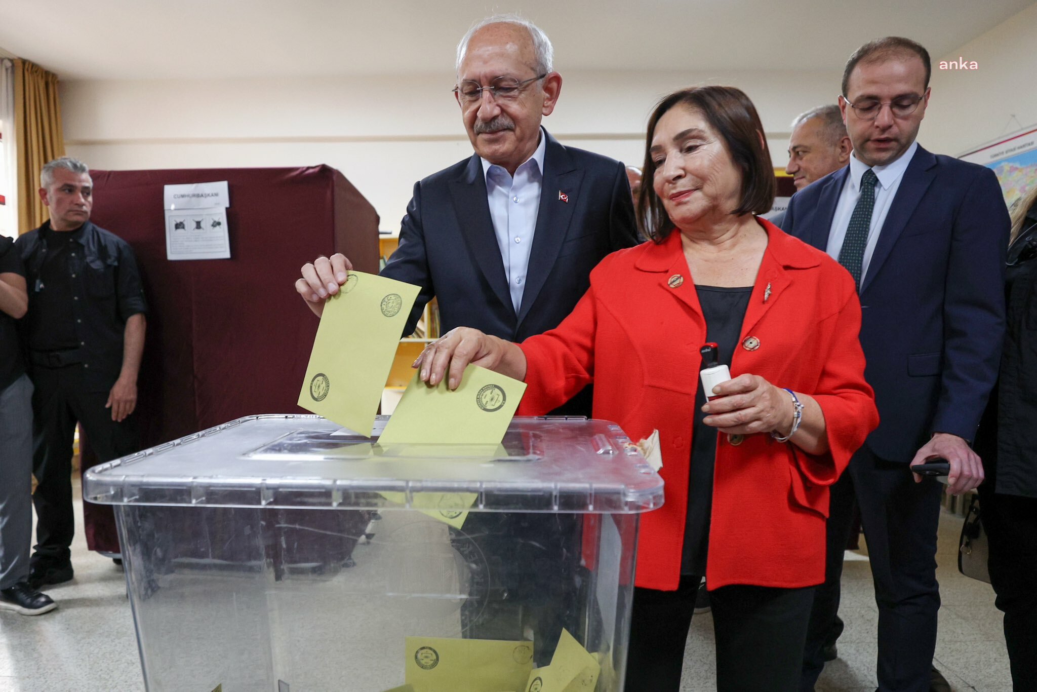 KILIÇDAROĞLU: "TÜM MİLLETİMİZİ ÖNCE OY KULLANMAYA, SONRA SANDIĞA SAHİP ÇIKMAYA DAVET EDİYORUM. VATANINI SEVEN SANDIĞA GELİR"