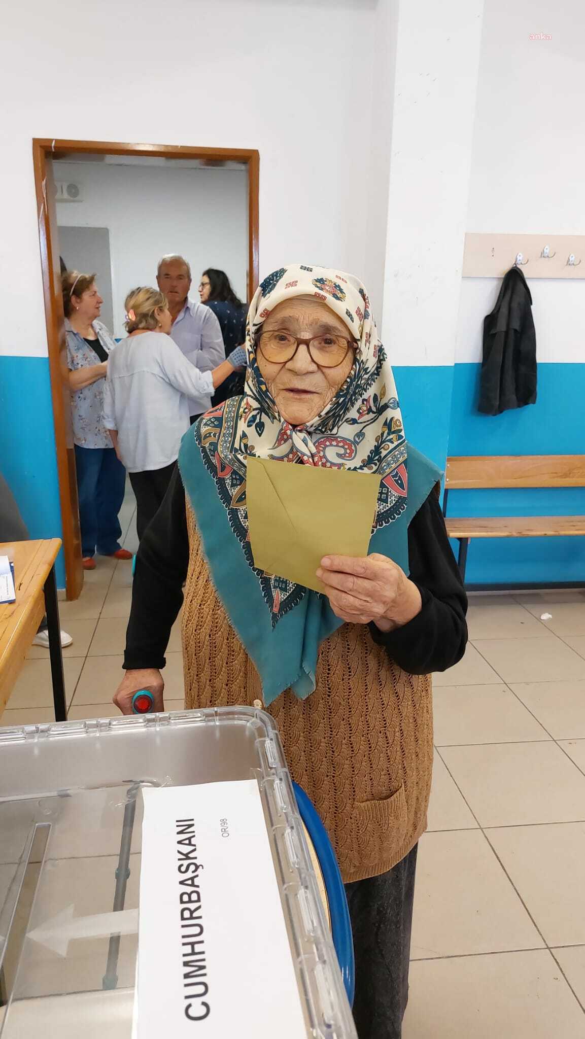 NARLIDERE’NİN ASIRLIK ÇINARLARI VATANDAŞLIK GÖREVLERİNİ YAPTI