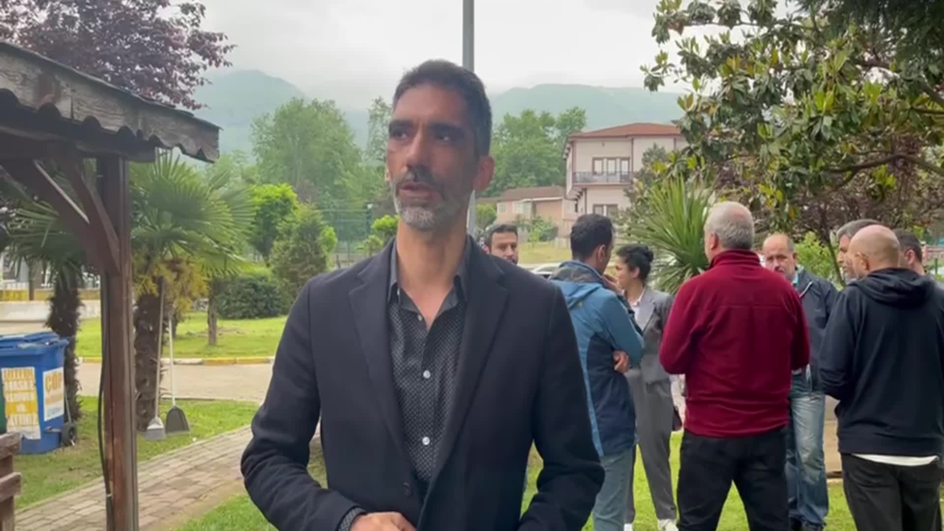 CHP'NİN SANDIK MÜŞAHİDİ AVUKAT SEDAT KOÇ: “10-15 KİŞİLİK GRUP ELLERİNDE TAŞLARLA SALDIRDI. İNSANLAR ŞİDDET DOLU”