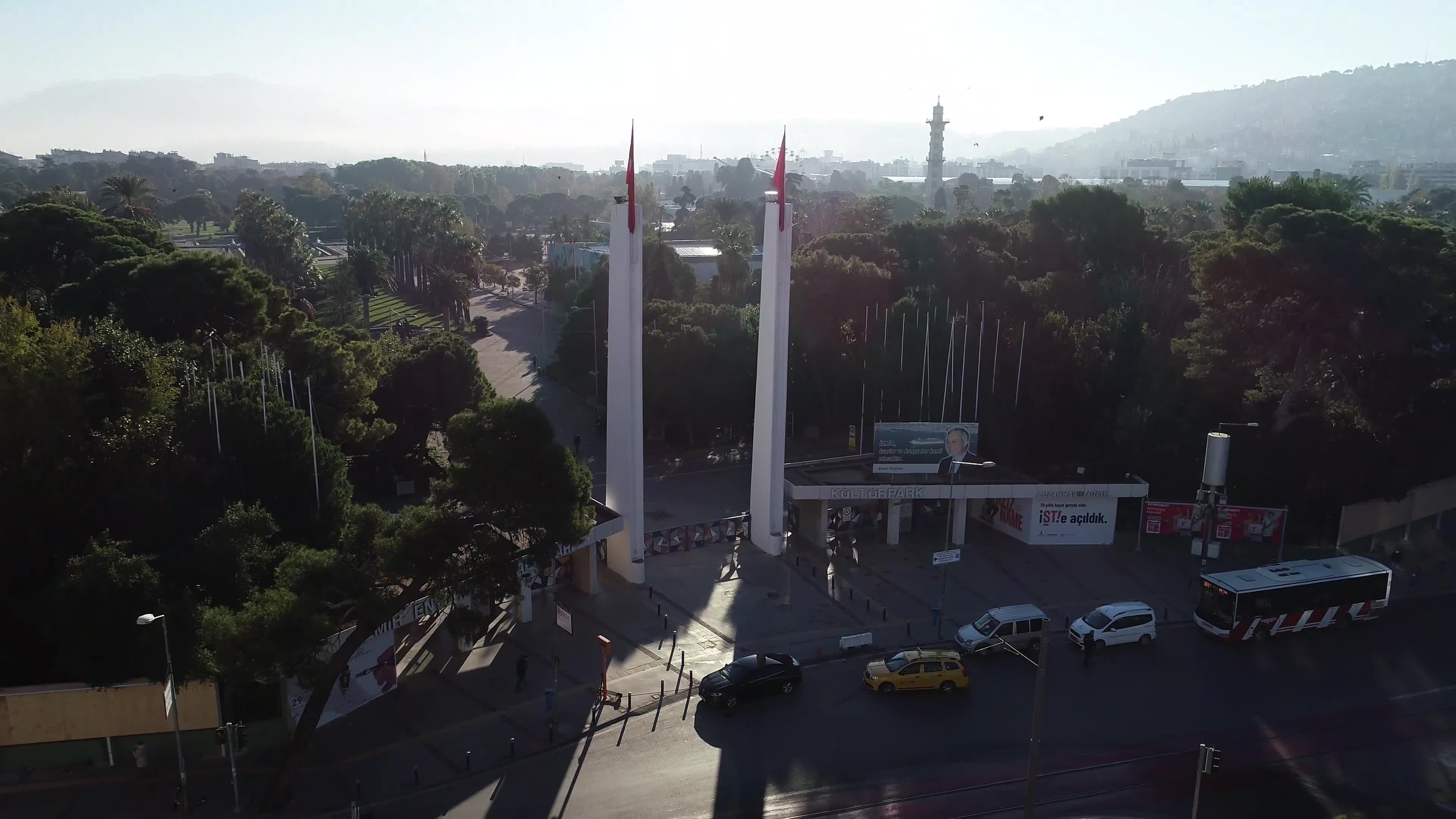 KÜLTÜRPARK’IN İKİ KAPISINDA RESTORASYON BAŞLIYOR