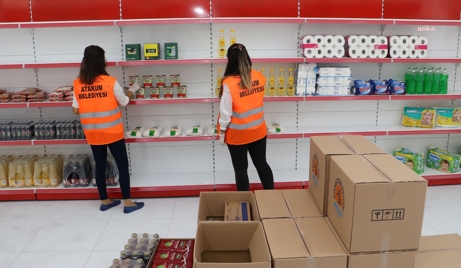 ATAKUM'DA 'ATA MARKET' İLE İHTİYAÇ SAHİPLERİNE DESTEK SÜRÜYOR