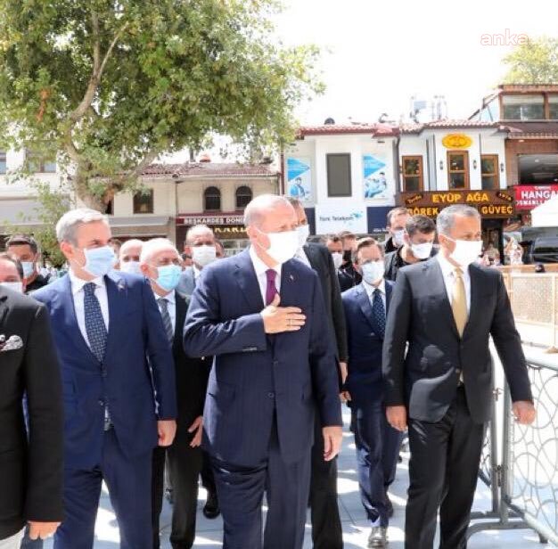 CUMHURBAŞKANI ERDOĞAN CUMA NAMAZINI EYÜPSULTAN'DA KILDI