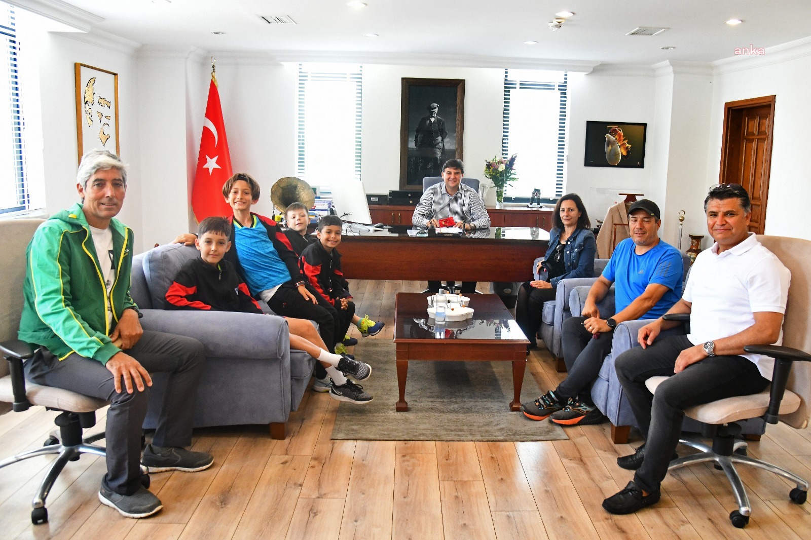 FETHİYE BELEDİYE BAŞKANI KARACA, İLKOKUL ÖĞRENCİLERİNİ AĞIRLADI