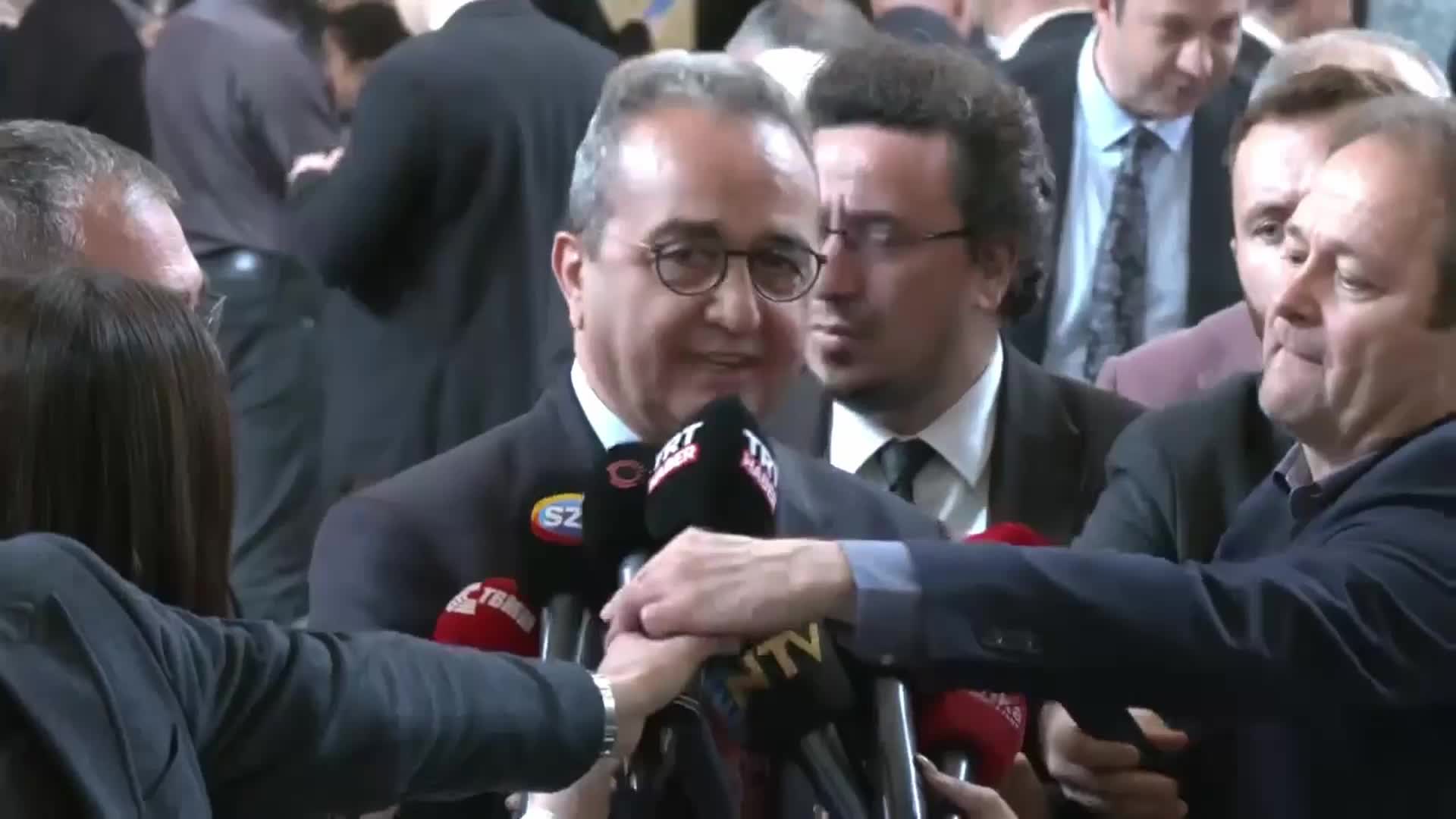 BÜLENT TEZCAN’DAN FETİ YILDIZ’A: "BİZİM SİYASETİMİZİN İBRESİNİ FEZLEKELER BELİRLEMEDİ, BELİRLEMEYECEK. HİÇBİR CHP'Lİ BAŞTA GENEL BAŞKANIMIZ OLMAK ÜZERE FEZLEKELERDEN KORKMUYORUZ"