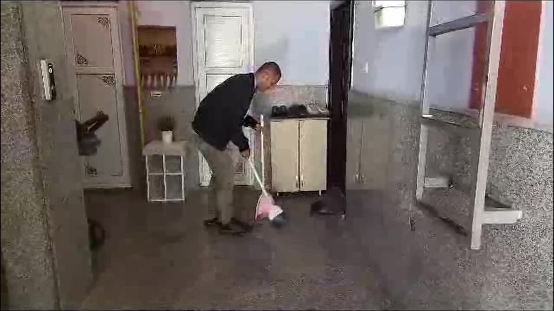 SAMSUN'DA KAPICILIK YAPAN TARIM TANIŞMANI BARIŞ AKSOY: "TARIM DANIŞMANLARININ MALİ VE ÖZLÜK HAKLARI DÜZELTİLMELİ, ÜCRETLERİ İYİLEŞTİRİLMELİDİR"