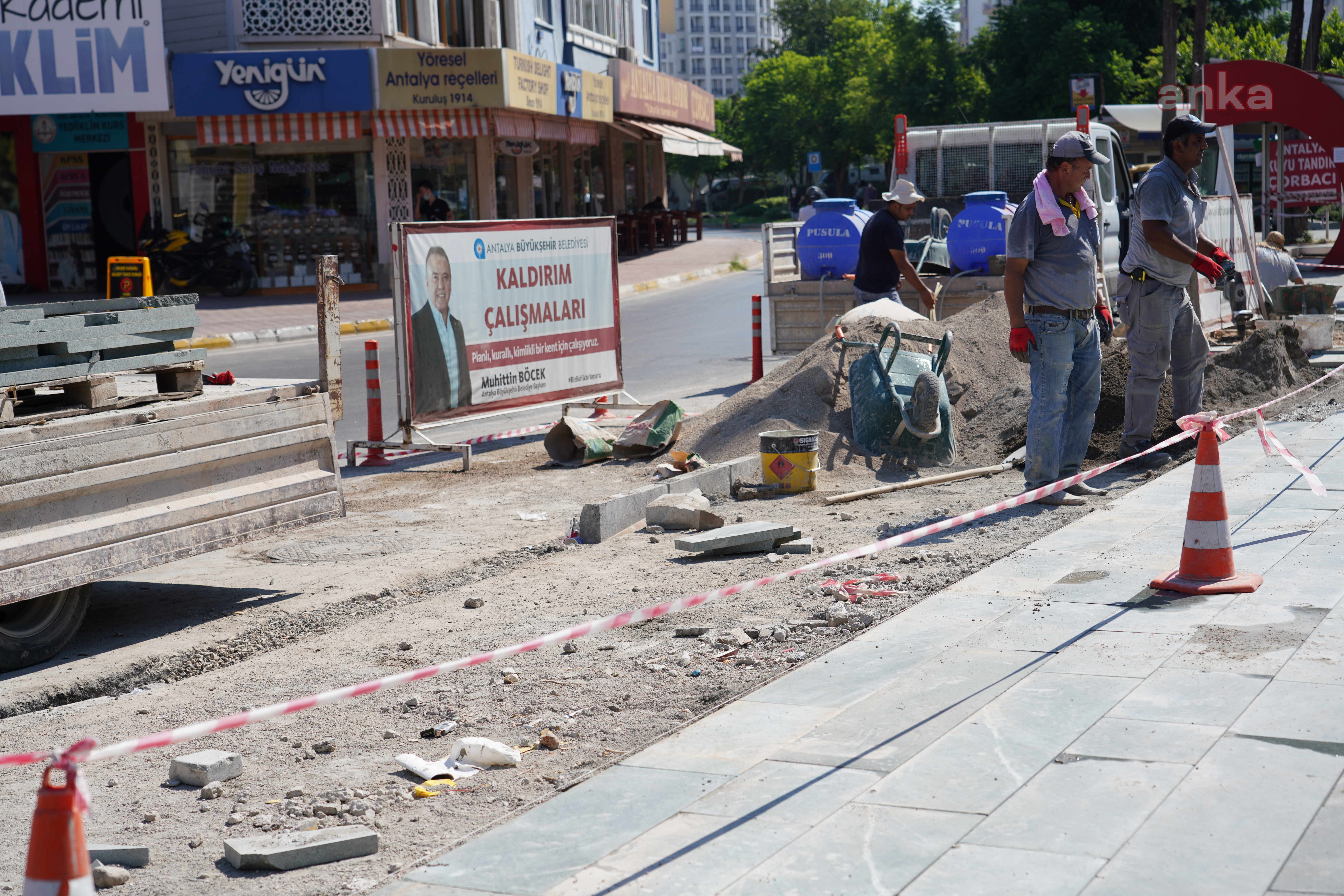 ANTALYA BÜYÜKŞEHİR BELEDİYESİ, BALBEY’DE DURAK CEPLERİNİ DÜZENLİYOR