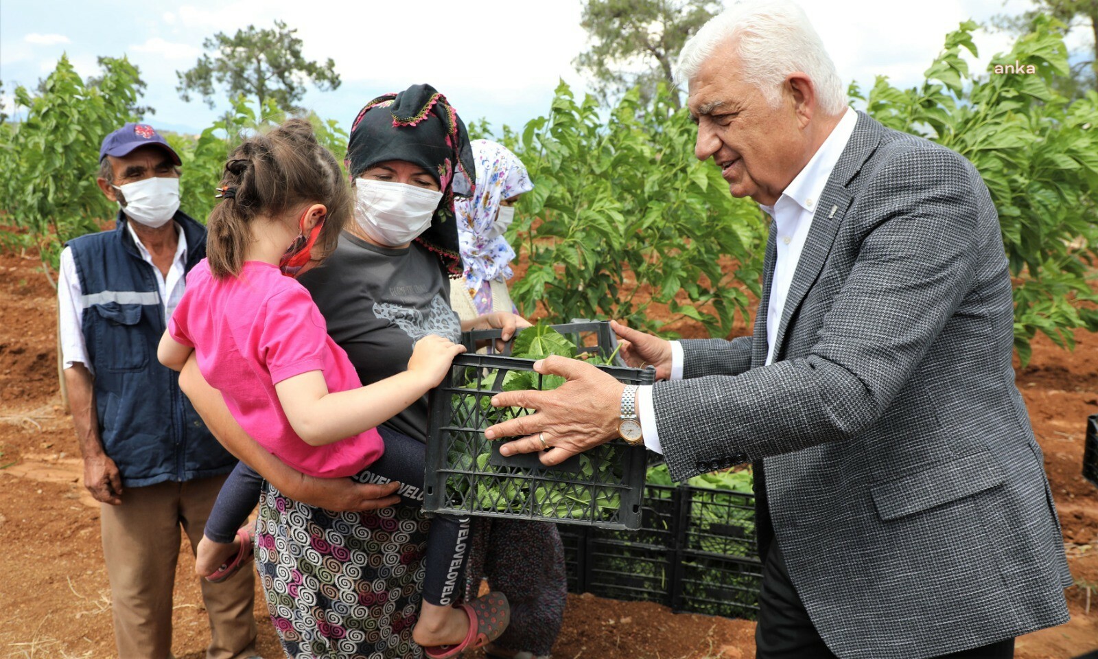 MUĞLA BÜYÜKŞEHİR BELEDİYESİ’NDEN İPEKBÖCEĞİ YETİŞTİRİCİLERİNE DESTEK