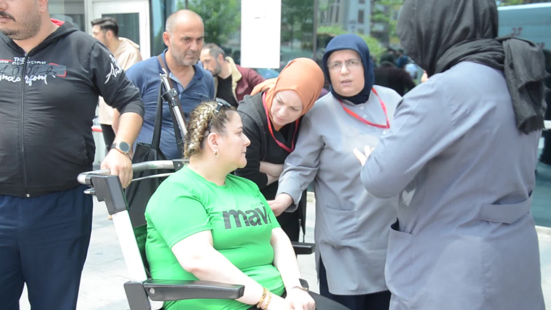 KARABÜK'TE HASTA YAKINI HEMŞİREDEN HASTANENİN TEMİZLİK GÖREVLİSİNE DARP İDDİASI