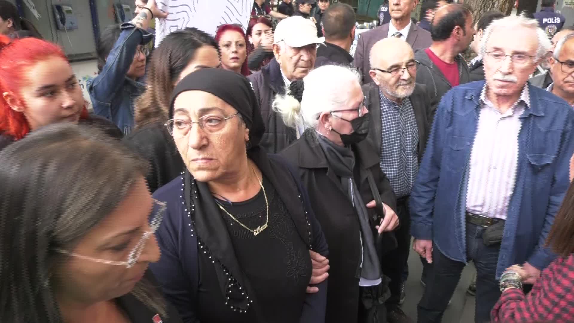 ANKARA'DA ETHEM SARISÜLÜK ANMASINA POLİS MÜDAHALE ETTİ... SAYFİ SARISÜLÜK: "OĞLUMUN KANINI YERDE KOYMAYACAĞIM"