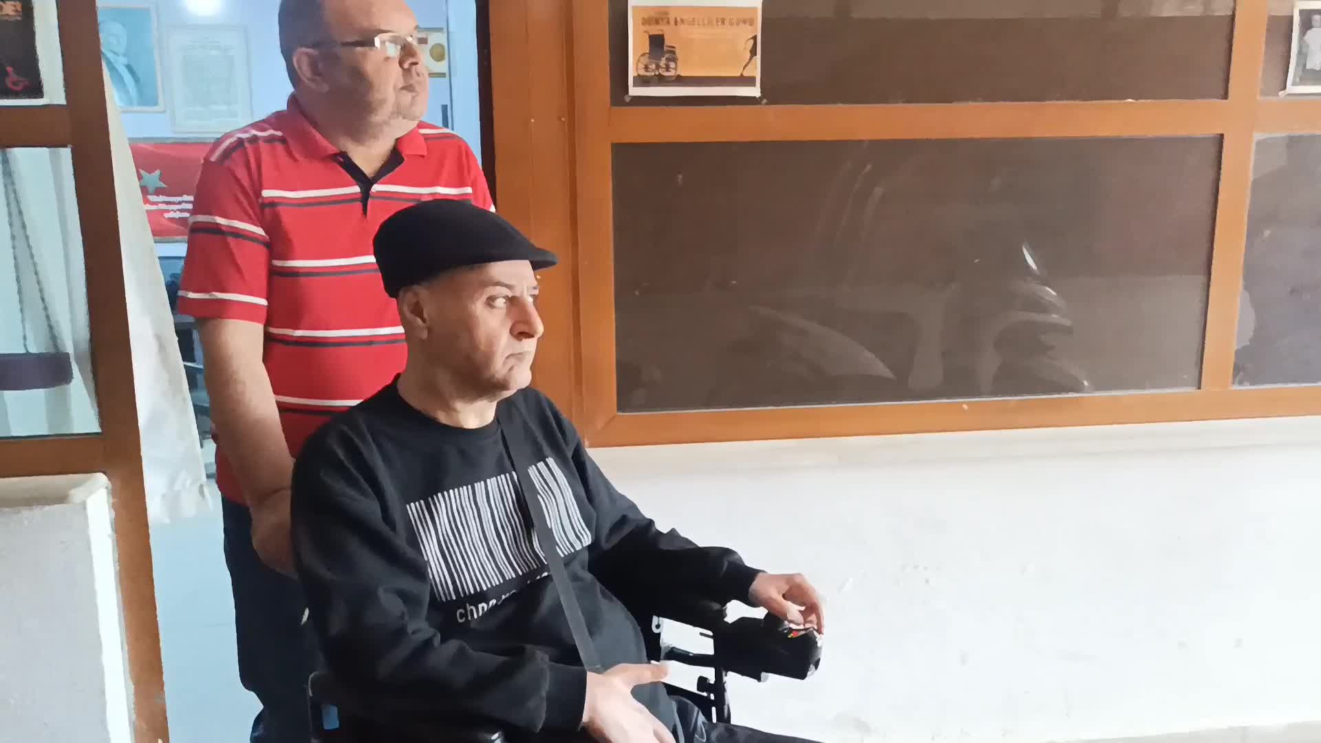 AYDIN KARACASU'DA YAŞAYAN MALULEN EMEKLİ ENGELLİ ASTSUBAY: "BİZ YATAĞA, EVE MAHKUM OLMAK İSTEMİYORUZ. İLGİSİZLİKTEN ARTIK YORULDUM"
