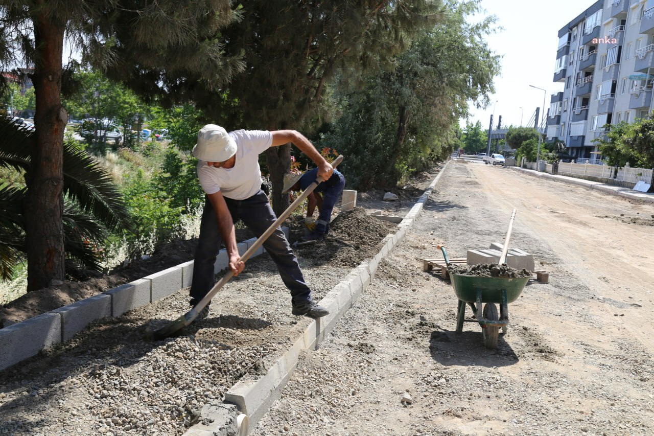 EDREMİT BELEDİYESİ, ÜLKÜ YOLU CADDESİ’Nİ YENİLİYOR