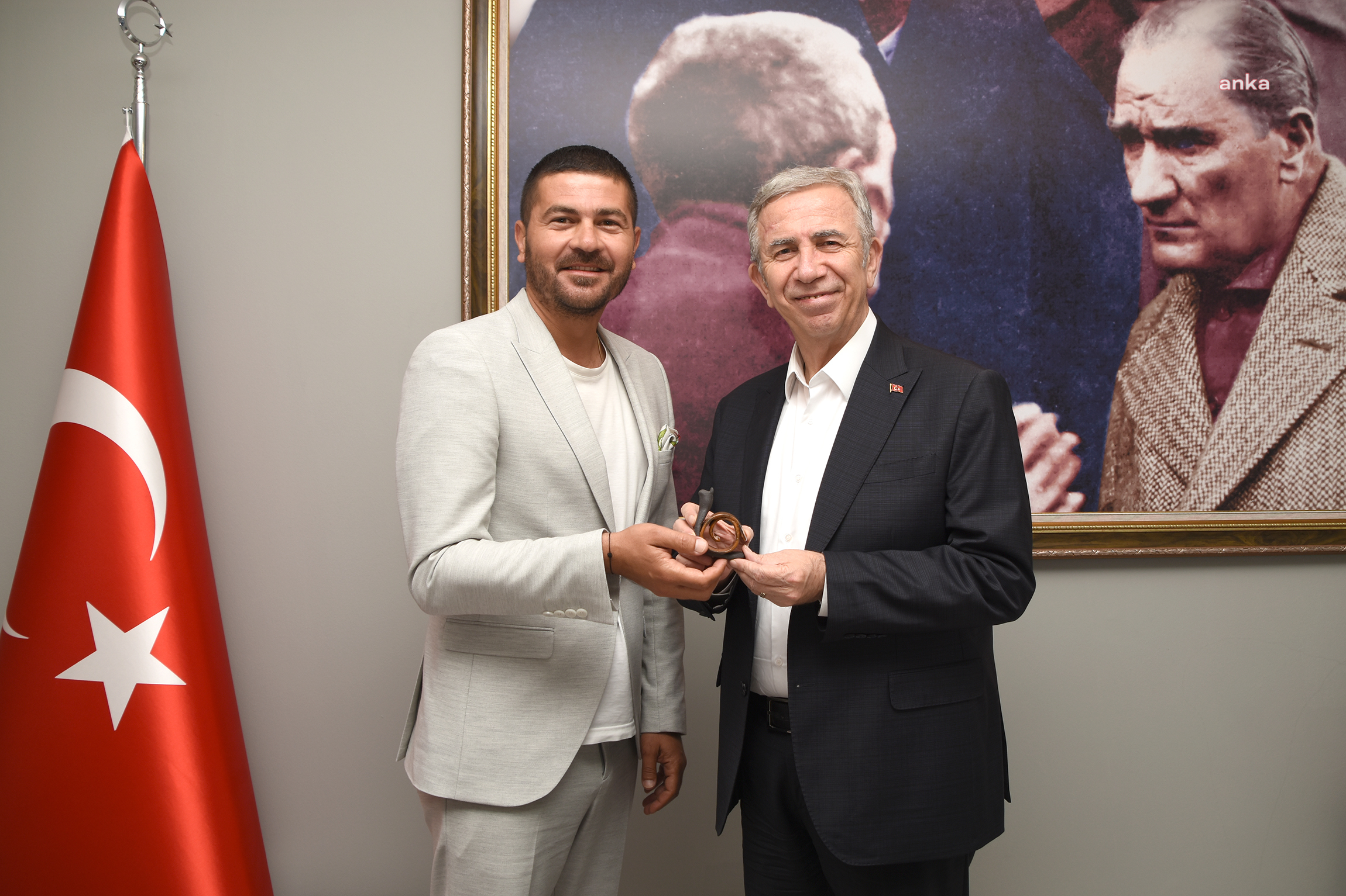 MANSUR YAVAŞ FOÇA'YI ZİYARET ETTİ
