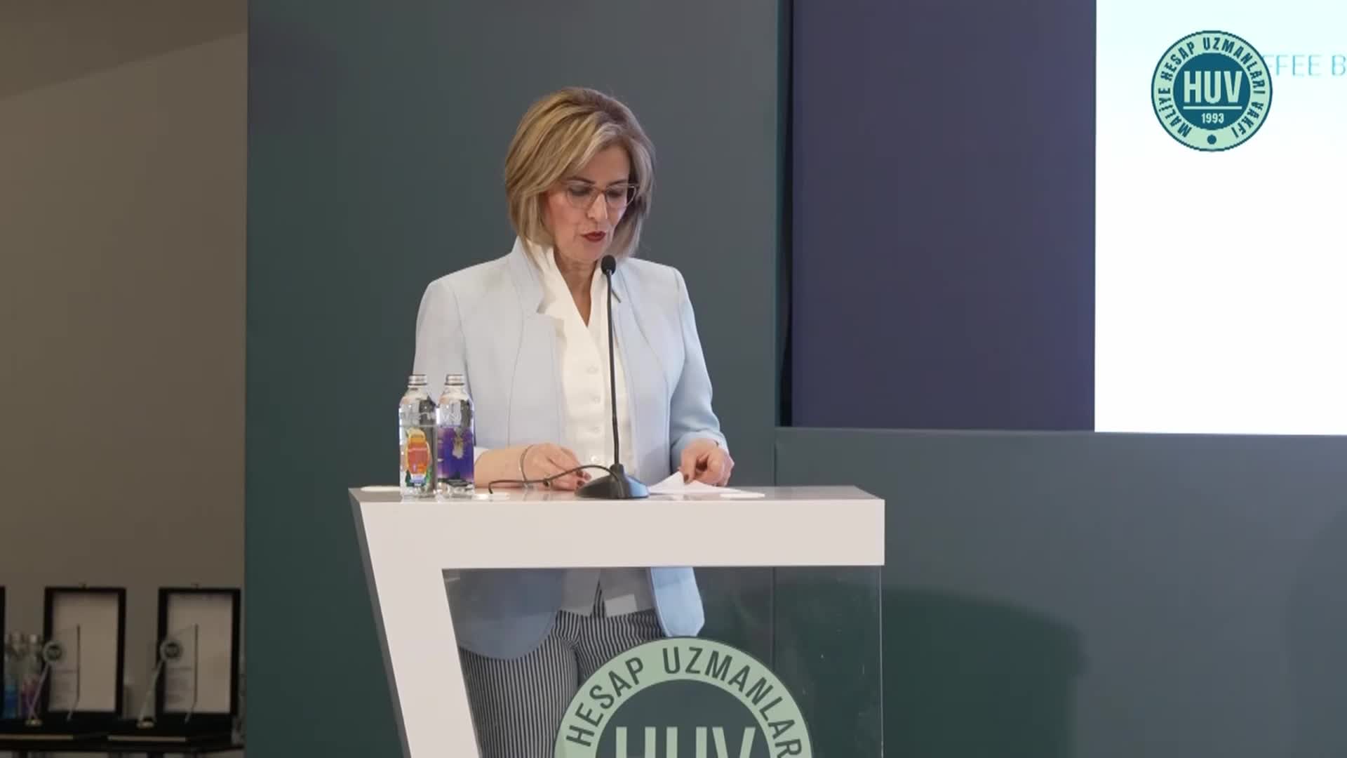 DARON ACEMOĞLU: “TÜRKİYE KURUMLARI GİDEREK DAHA KÖTÜLEŞİYOR. KURUMSAL ÇÖKÜŞ, SİYASİ HAKLARIN DA ÇÖKÜŞÜYLE ALAKALI”