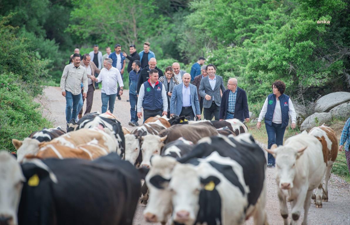BERGAMA’DA GELENEKSEL YAYLA SERÜVENİ, TUNÇ SOYER’İN KATILIMIYLA BAŞLADI