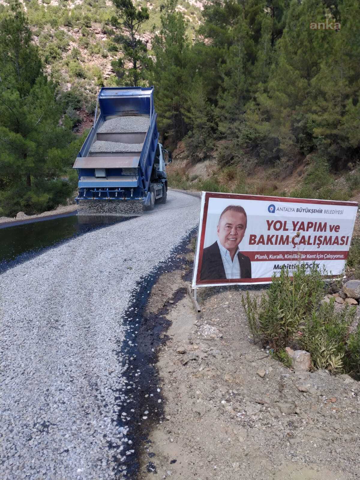 GÜNDOĞMUŞ KÖPRÜLÜ YAYLA YOLUNA SATHİ ASFALT ÇALIŞMASI YAPILDI