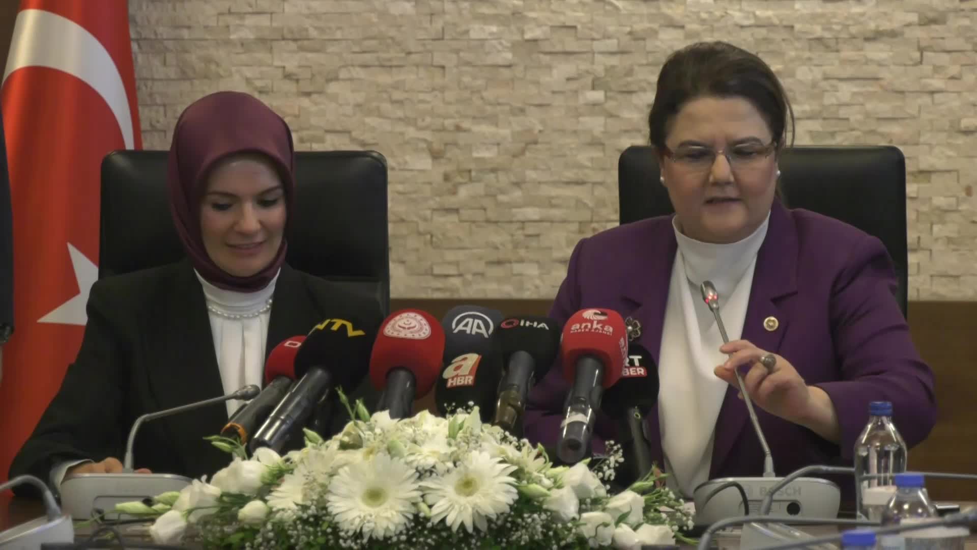 AİLE VE SOSYAL HİZMETLER BAKANLIĞI’NDA DEVİR TESLİM TÖRENİ… BAKAN GÖKTAŞ: “SOSYAL REFAHIN ADALETLİ BİÇİMDE PAYLAŞILMASI İÇİN ÇALIŞMALARIMIZI SÜRDÜRECEĞİZ”