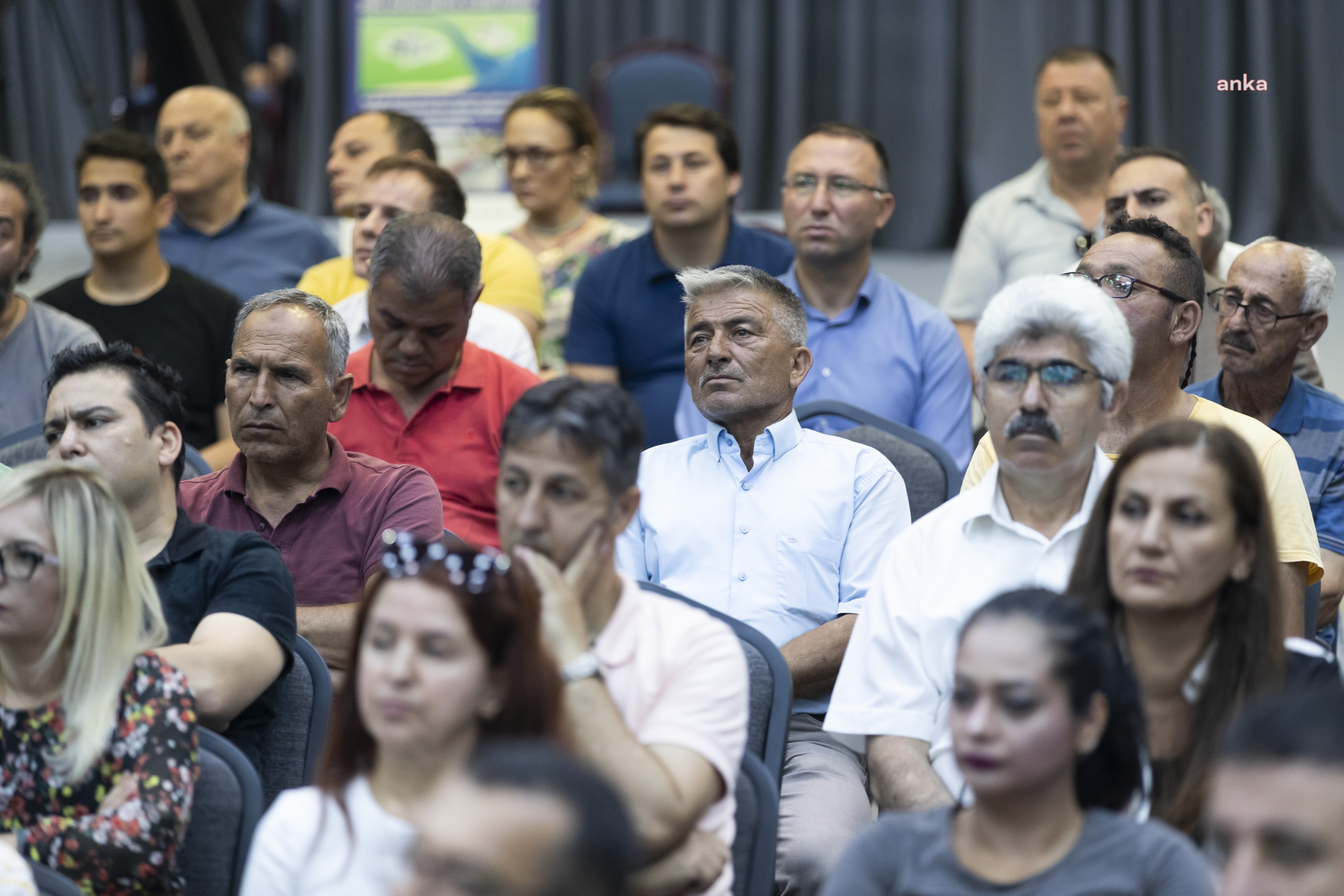 VAHAP SEÇER: “ÇEVRE BİLİNCİNİN AŞILANMASI, ARTIRILMASI VE BU HASSASİYETİNİN TOPLUMLARA AKTARILMASI İÇİN ÖNEMLİ ÇALIŞMALAR YAPIYORUZ”