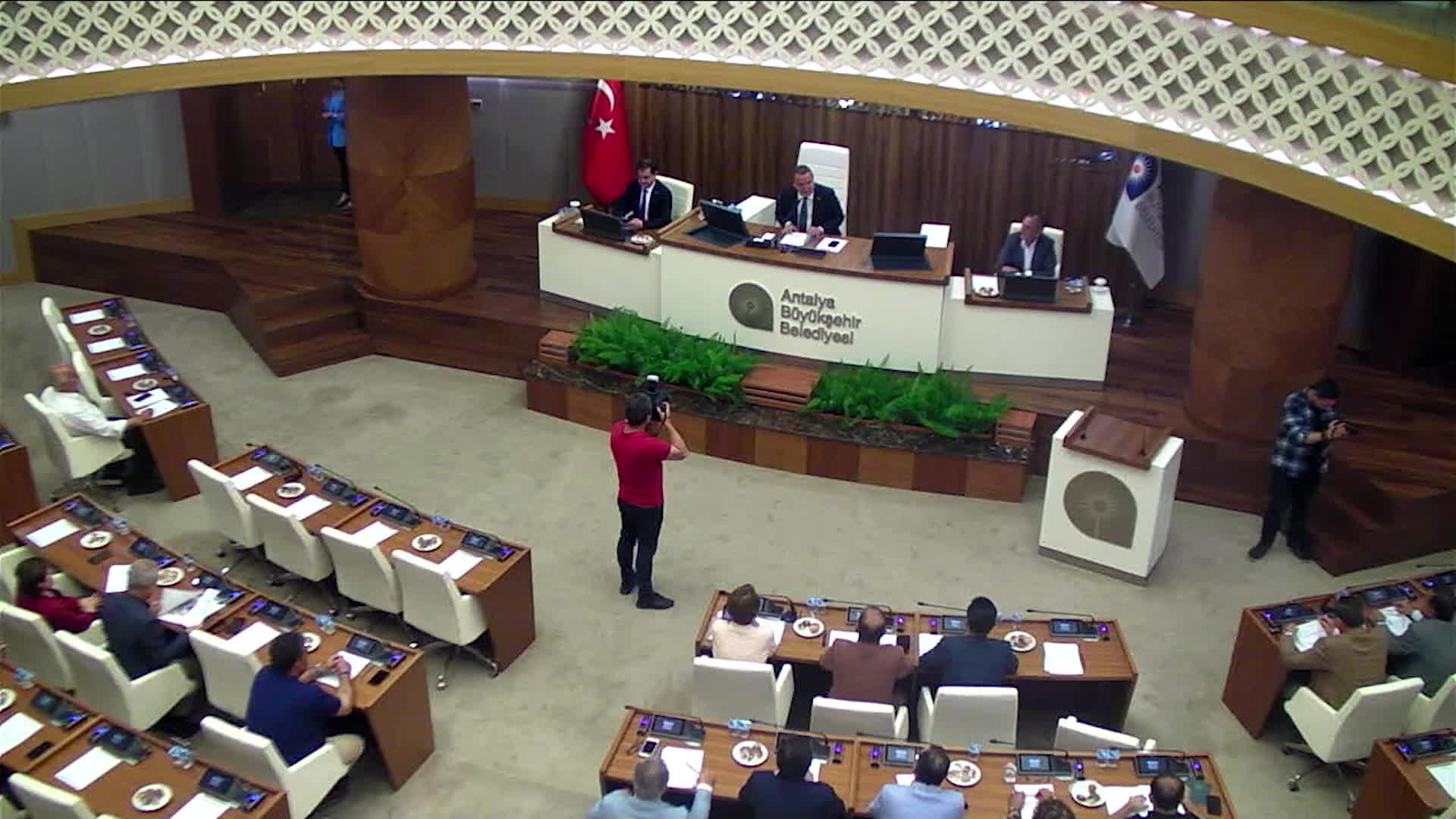 ANTALYA BÜYÜKŞEHİR BELEDİYE BAŞKANI BÖCEK: “BELEDİYELER DE KONAKLAMA VERGİSİNDEN PAY ALMALI”
