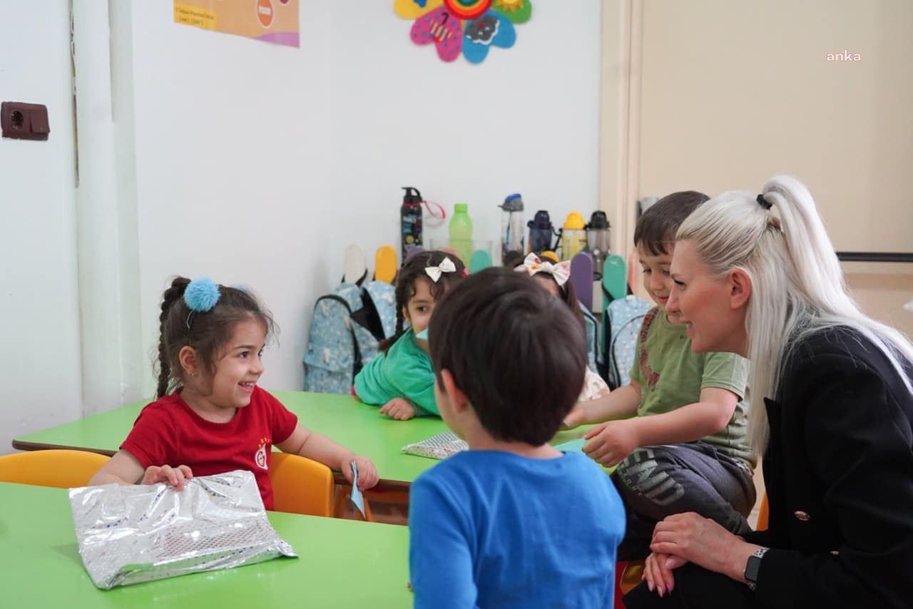 BİLECİK BELEDİYE BAŞKAN VEKİLİ SUBAŞI, ÖĞRENCİLERE KİTAP HEDİYE ETTİ