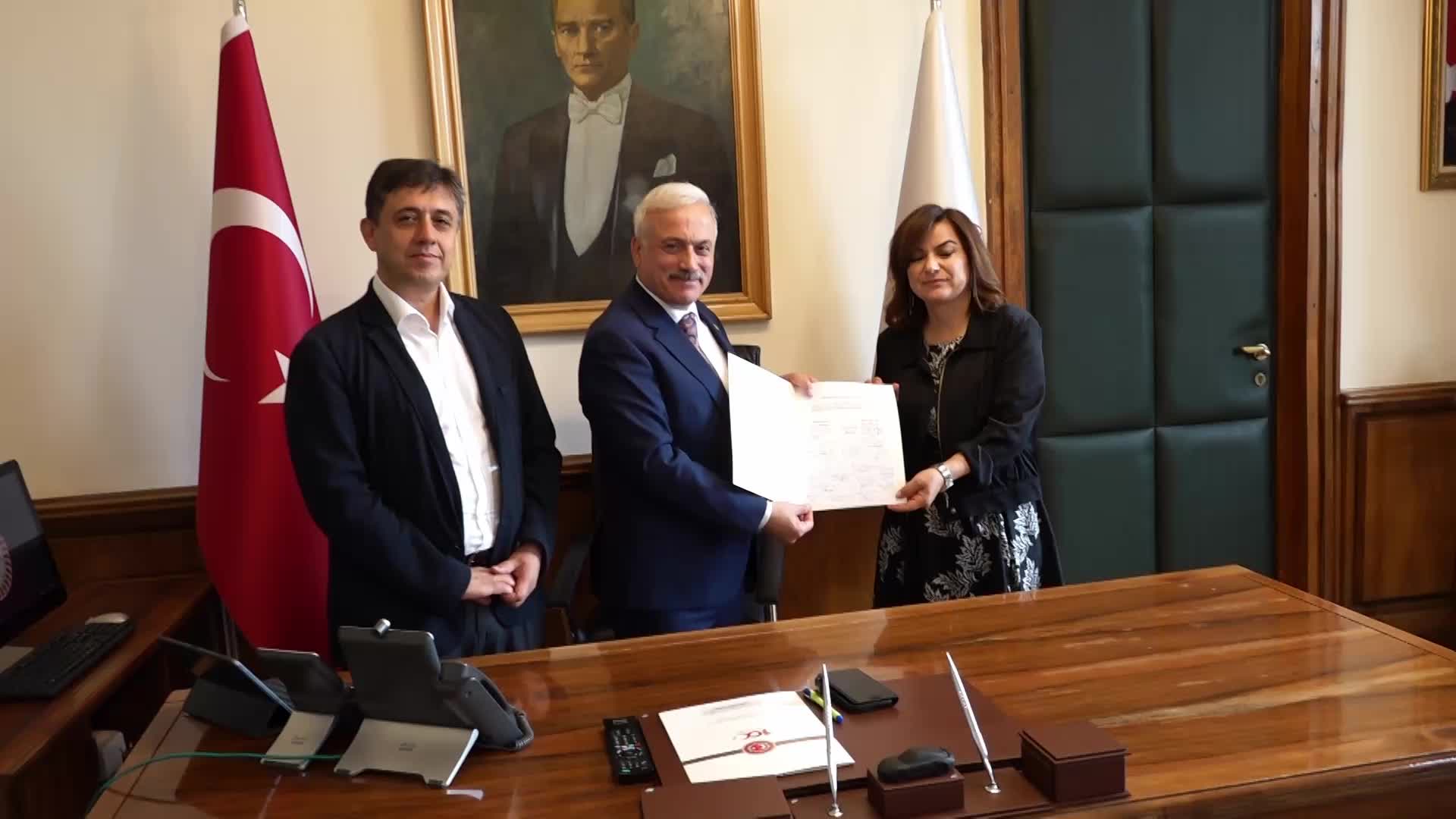 YEŞİL SOL PARTİ, TBMM BAŞKANLIĞI'NA HATİMOĞULLARI ORUÇ'U ADAY GÖSTERDİ. TİRYAKİ: "PARLAMENTODA MECLİS BAŞKANLIĞI KONUSUNDA BİLE BİR MUTABAKAT ARANMIYOR”