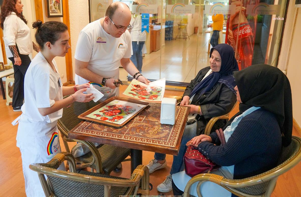 TEPEBAŞILI ÖZEL BİREYLER, GÖKKUŞAĞI KAFE İLE SOSYALLEŞİYOR