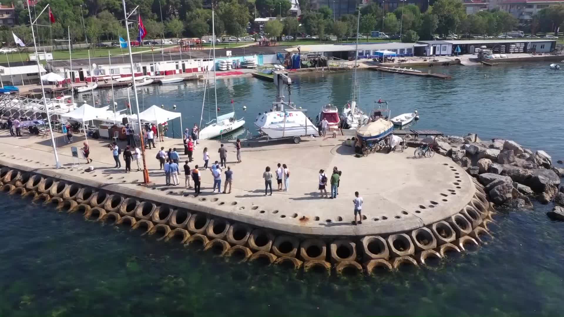 İNSANSIZ TEKNE ‘DORİS’ DENİZ ÜSTÜNDEN, BALIKADAMLAR DENİZALTINDAN ÇÖP TOPLADI