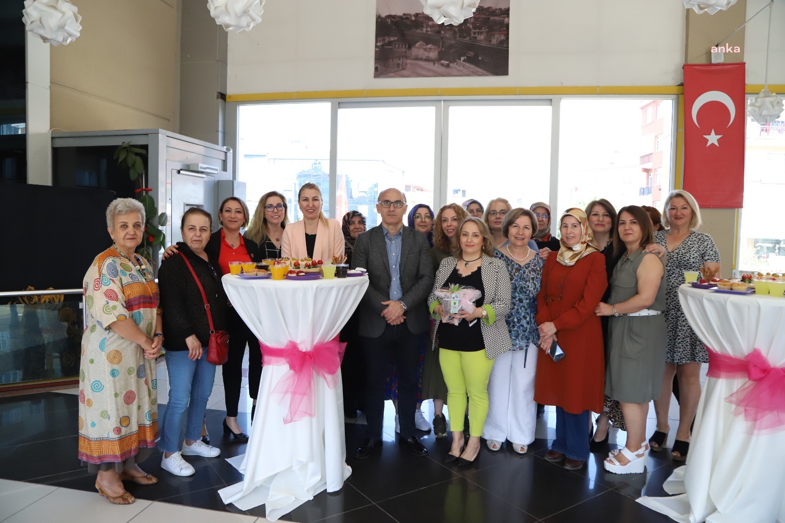 KARTAL BELEDİYESİ AHŞAP BOYAMA ATÖLYESİ ÖĞRENCİLERİNDEN ‘RETRO SANAT’ SERGİSİ