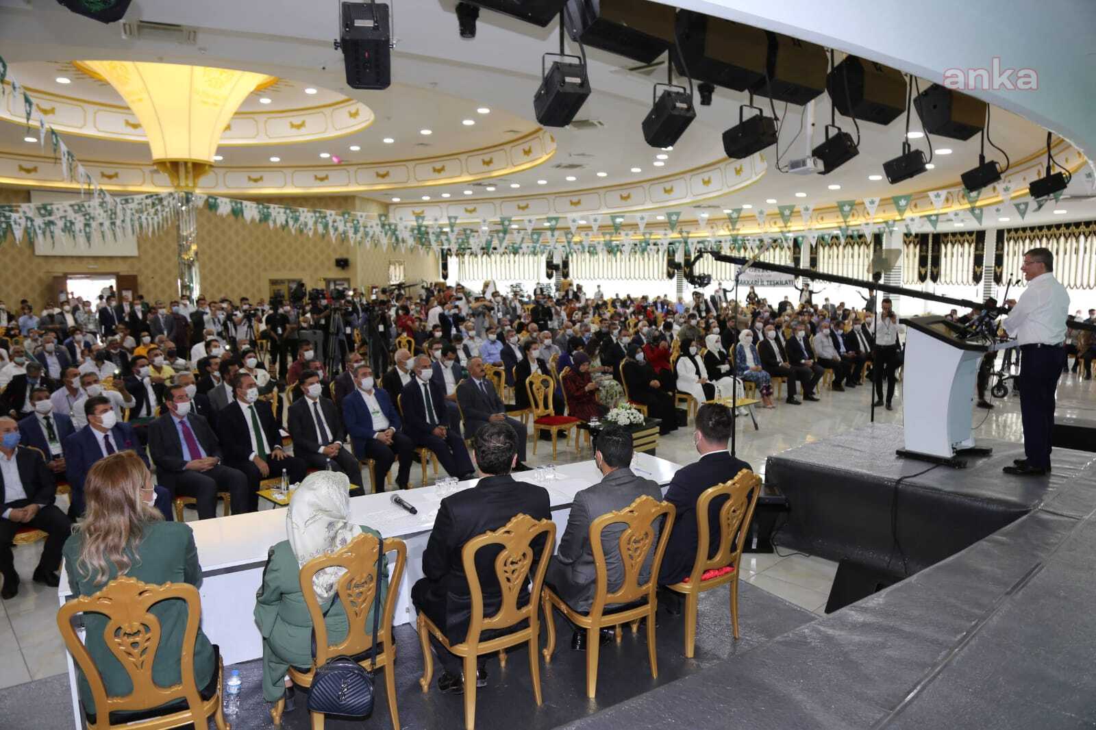 DAVUTOĞLU: EĞİTİMDE ANA DİL, TOPLUMSAL BARIŞ VE DAYANIŞMAMIZI TAHKİM EDER