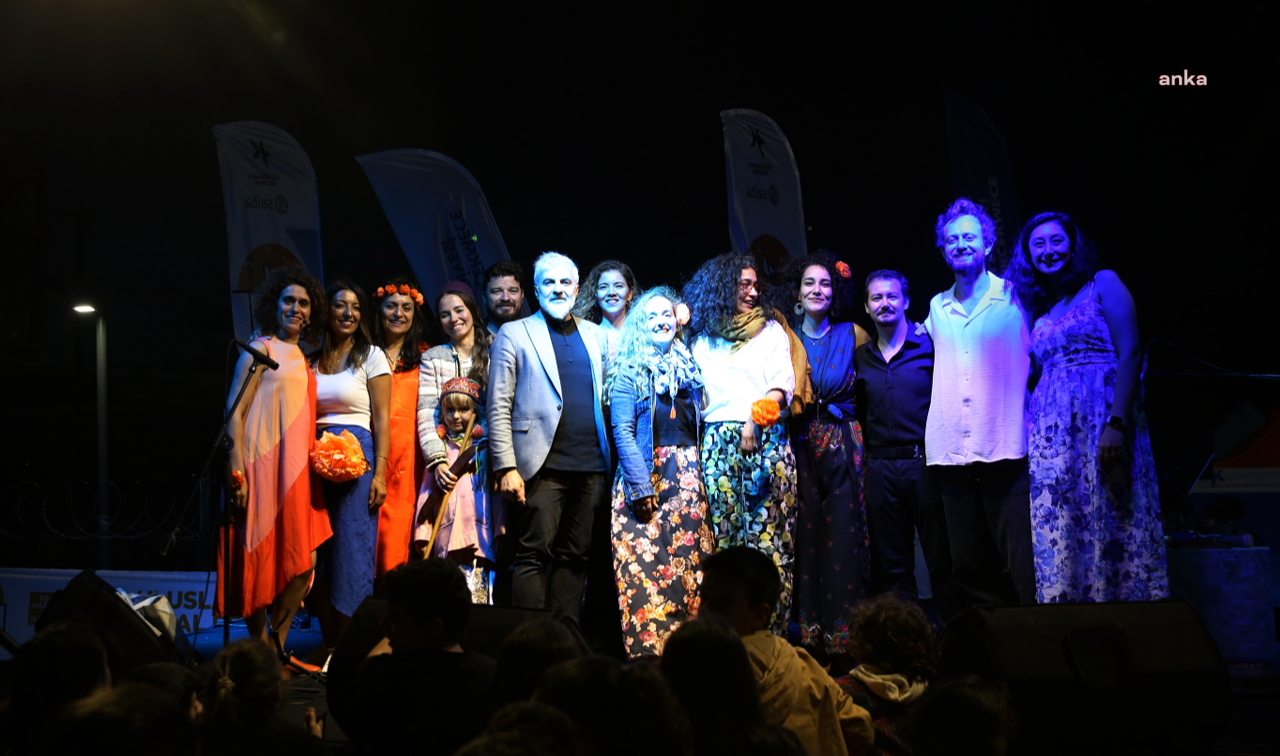IV. MASAL İSTANBUL FESTİVALİ’NE KÜÇÜKÇEKMECE GÖLÜ’NDE RENKLİ AÇILIŞ