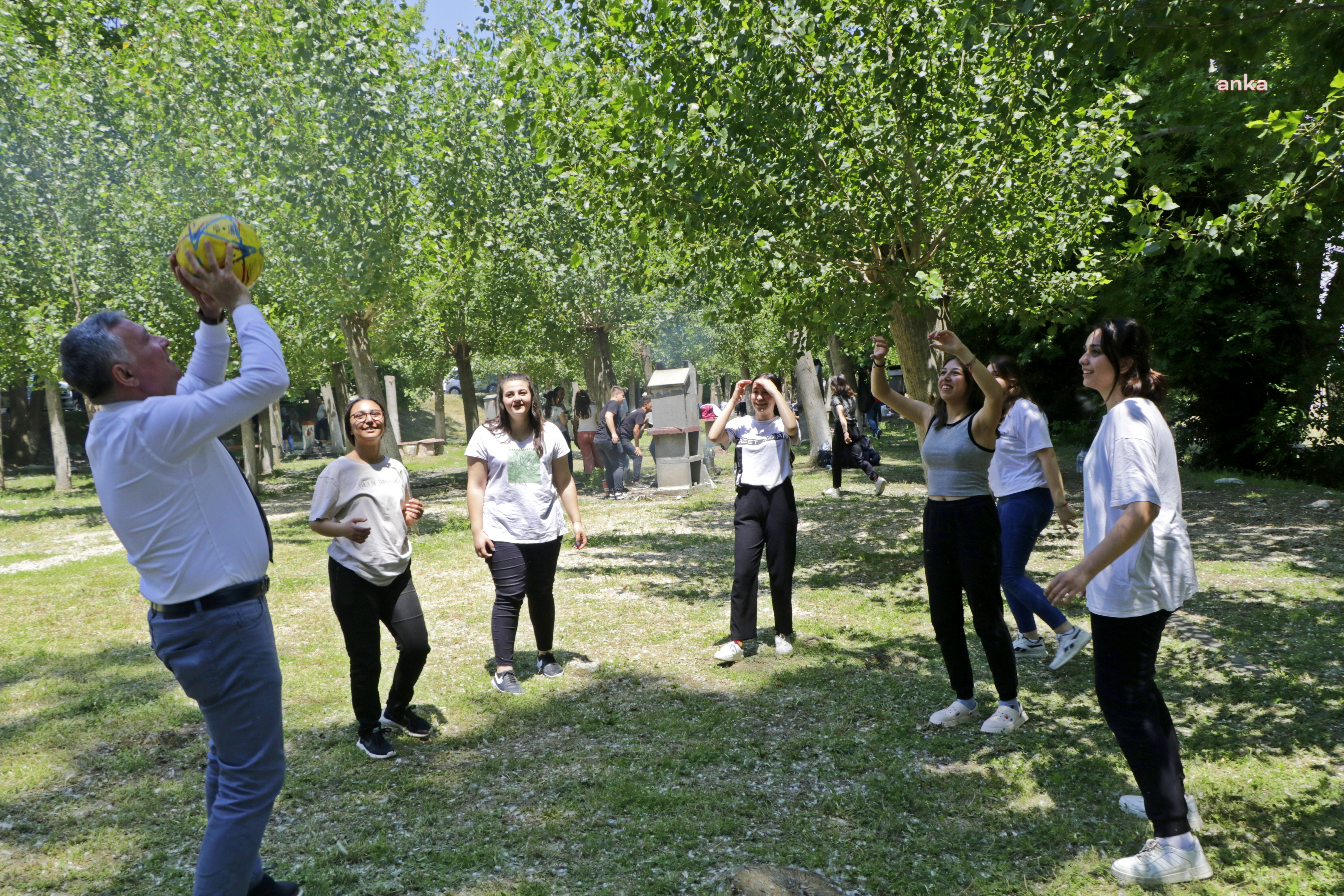 HONAZ BELEDİYE BAŞKANI KEPENEK, DÜNYA ÇEVRE GÜNÜ’NDE ÇOCUKLARLA BİR ARAYA GELDİ
