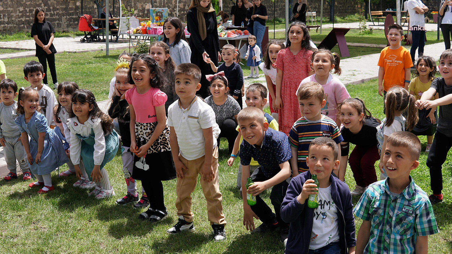 ÖKSÜT MADENCİLİK DOĞAYI KORUYOR, GELECEĞE IŞIK TUTUYOR