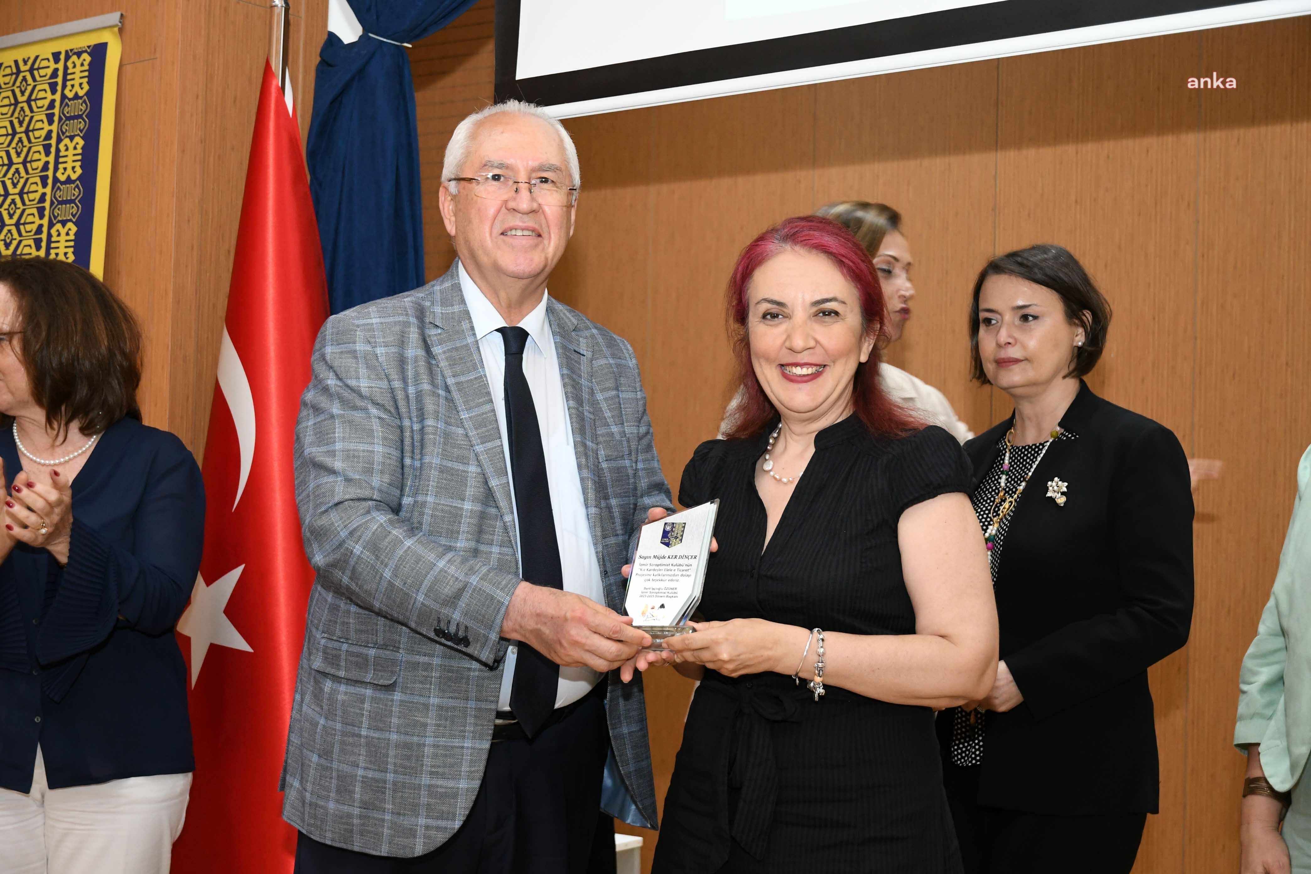 KARABAĞLAR BELEDİYE BAŞKANI SELVİTOPU: "KADINLAR YAŞAMA DAHA FAZLA KATILACAK"