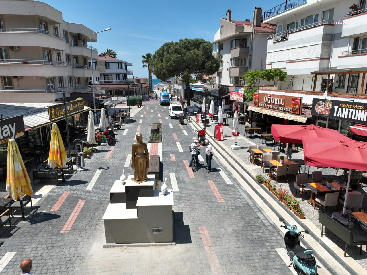 EDREMİT BELEDİYESİ, SARIKIZ MEYDANI’NI YENİLEDİ