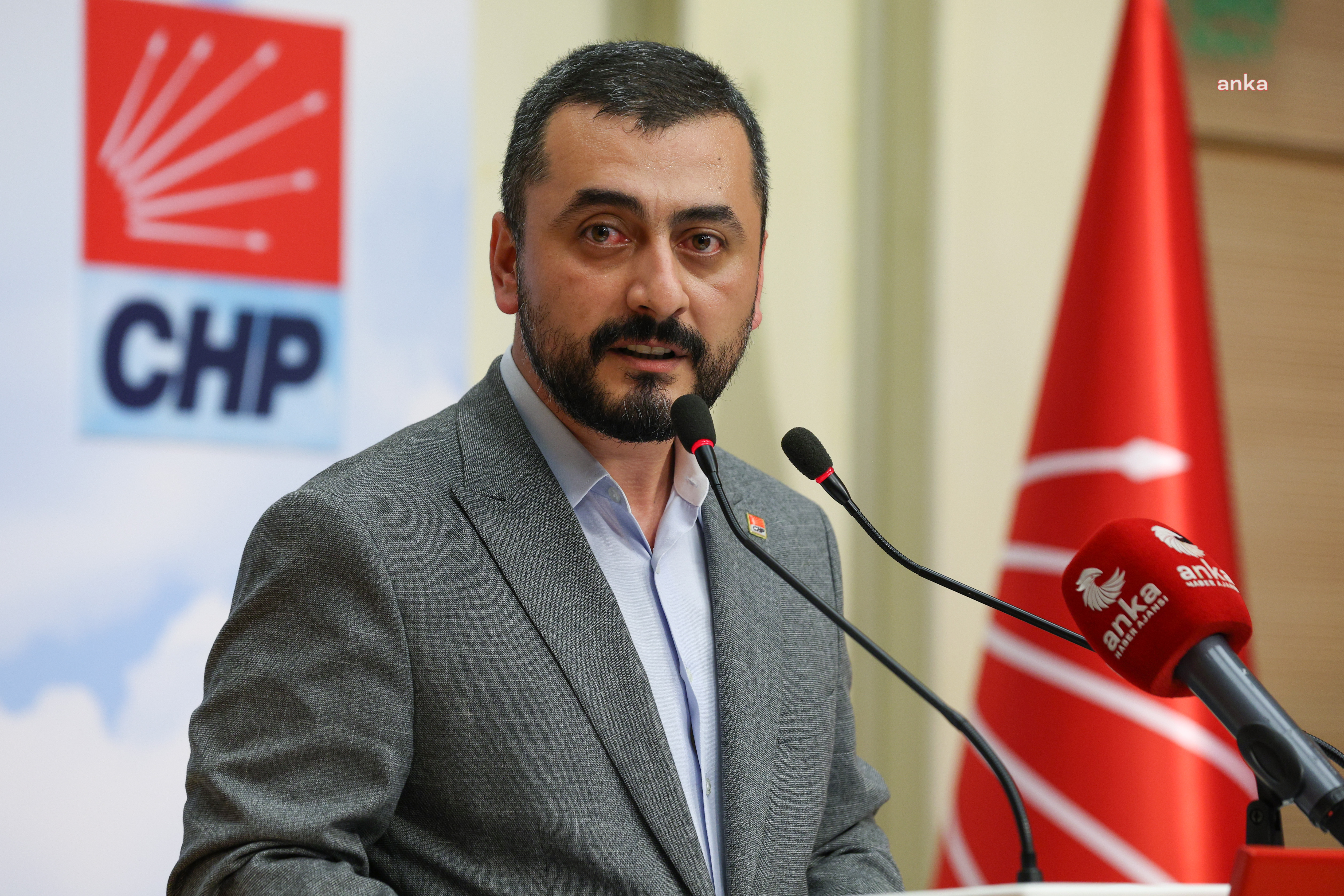 EREN ERDEM’DEN İTO BAŞKANI AVDAGİÇ’E ‘ASGARİ ÜCRET’ TEPKİSİ: “SON 6 AYDA SADECE YÜZDE 15 ZAMLANAN TEK BİR ŞEY VAR MI ŞEKİB BEY”