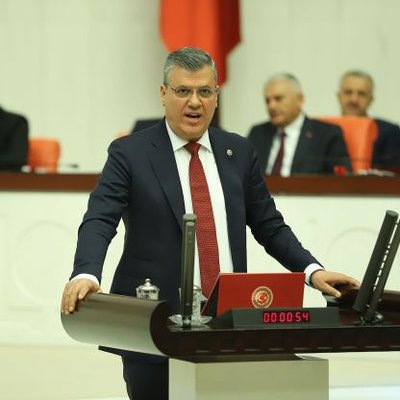 "GAZETECİLER MAĞDUR EDİLİYOR, BASIN KARTLARI VERİLSİN"