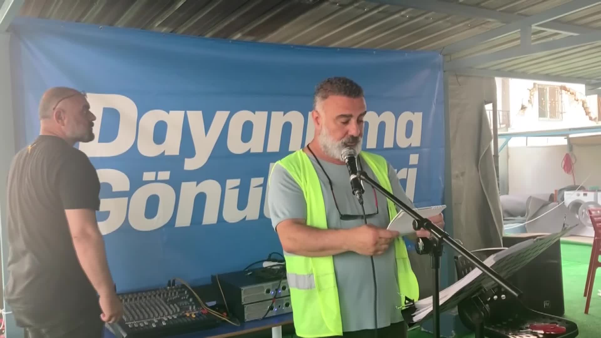 DAYANIŞMA GÖNÜLLÜLERİ, TEMEL İHTİYAÇLARIN GİDERİLMESİ İÇİN HATAY’DA 450 METREKARELİK YAŞAM ALANI KURDU… CENGİZ BOZKURT: “SİZLERİ YALNIZ BIRAKMADIK, BIRAKMAYACAĞIZ”
