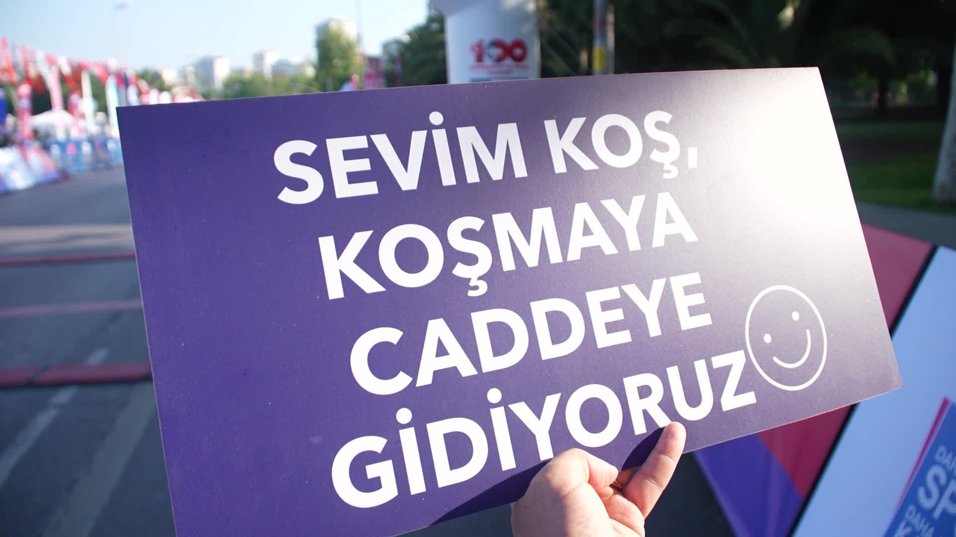 KADIKÖY BELEDİYESİ’NİN ‘CADDE 10K-21K’ KOŞU VE PATEN YARIŞLARI TAMAMLANDI