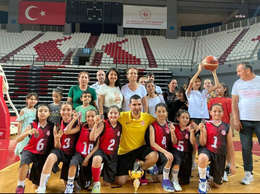 MURATPAŞA’NIN KÜÇÜK BASKETBOLCULARI SEZONU 2. SIRADA TAMAMLADI