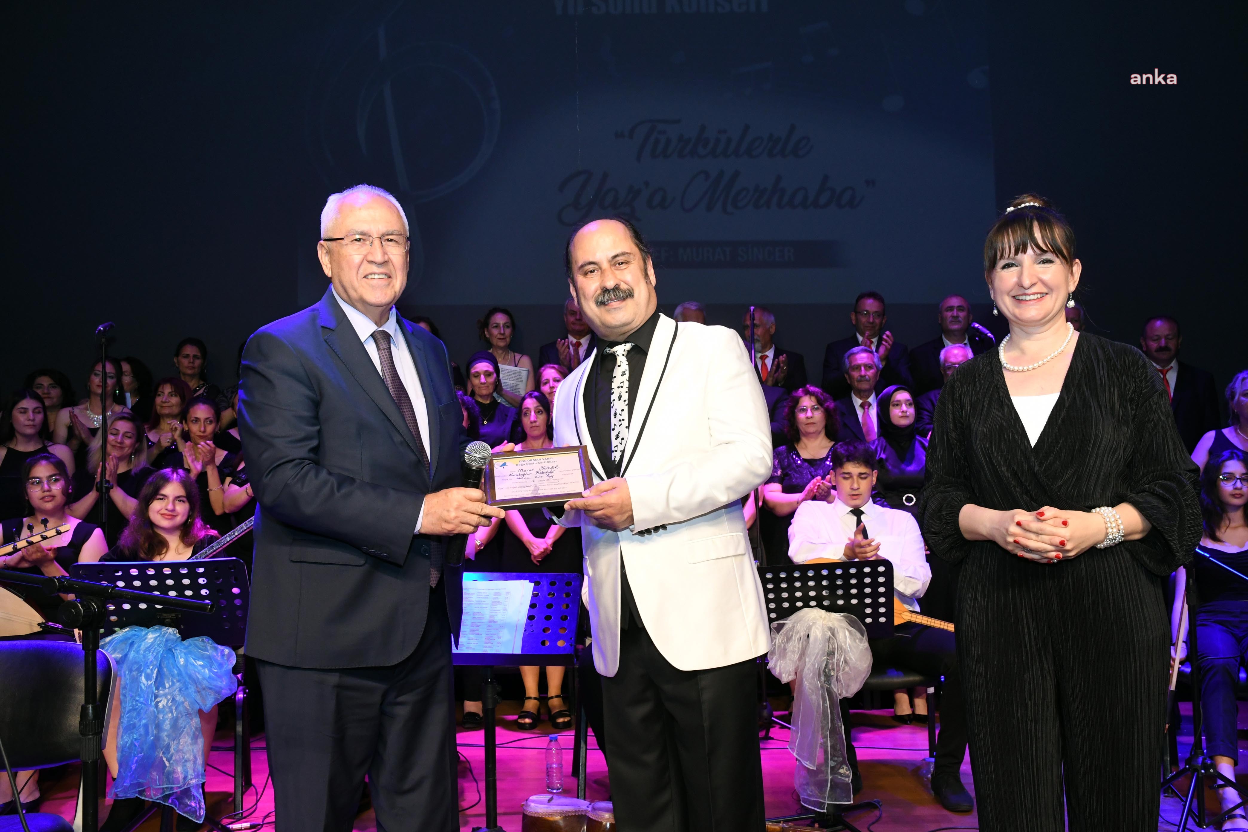 KARABAĞLAR BELEDİYESİ THM KOROSU'NUN YIL SONU KONSERİNE YOĞUN İLGİ