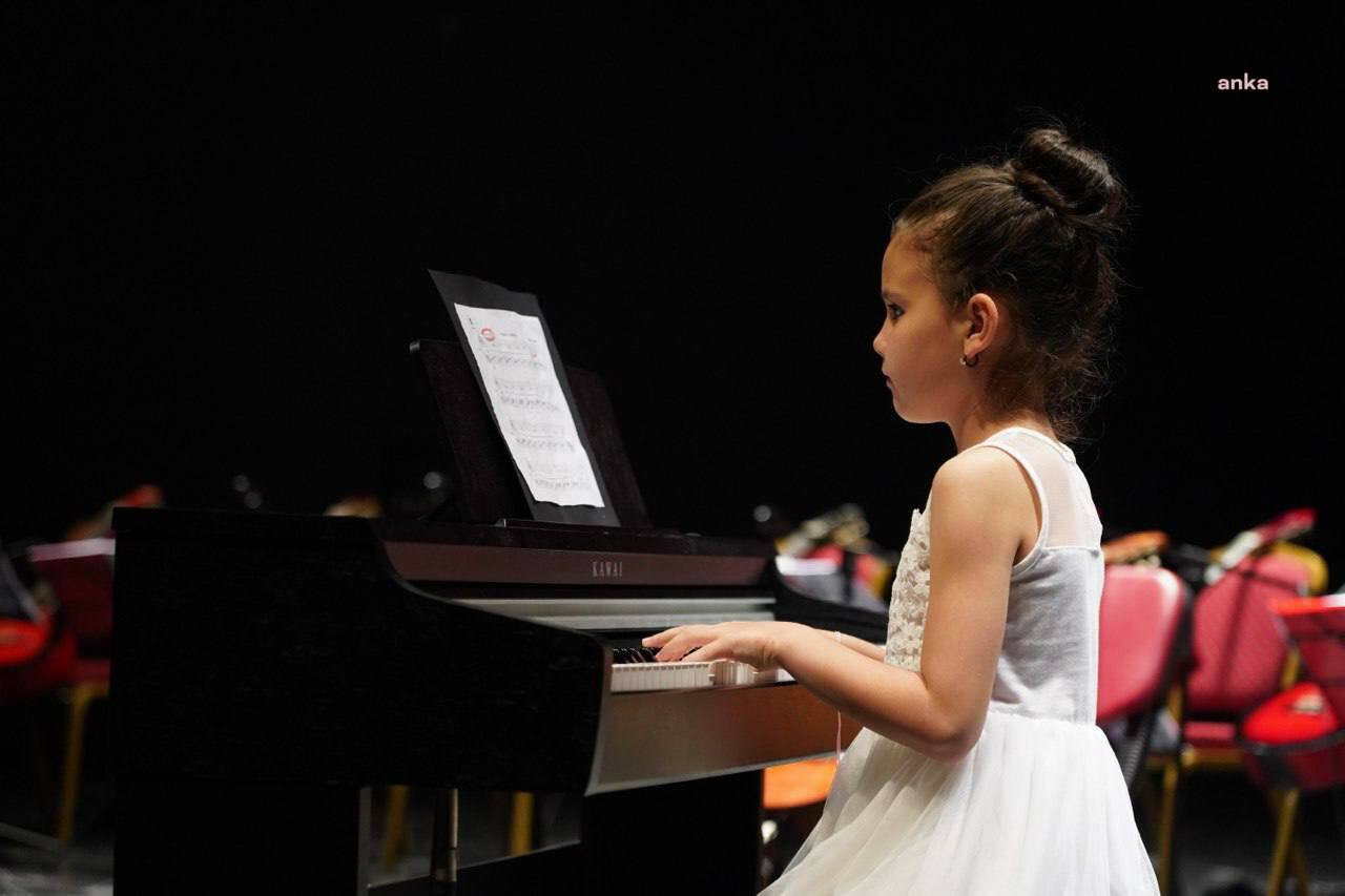 BİLECİK BELEDİYESİ SANAT AKADEMİSİ KURSİYERLERİNDEN YIL SONU ETKİNLİKLERİ