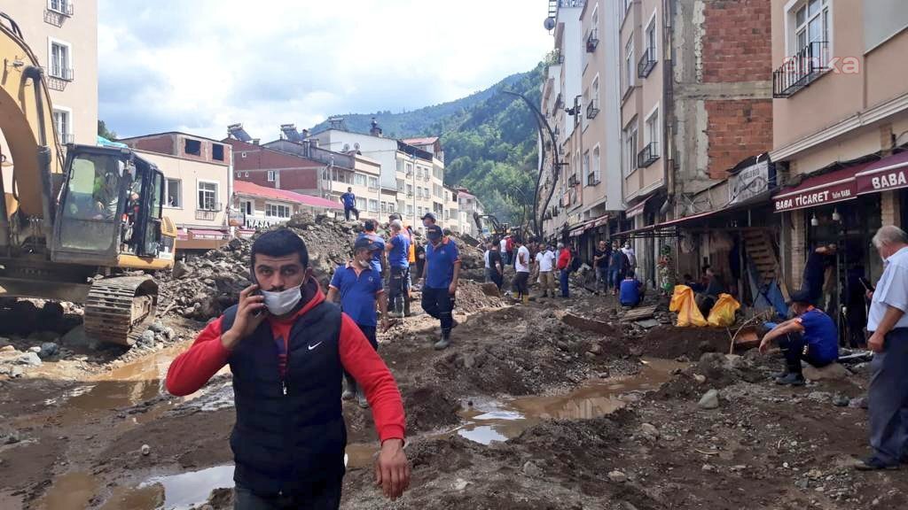 AFAD'TAN 'SEL FELAKETİ' AÇIKLAMASI: 118 KÖY YOLUNDAN 35'İ ULAŞIMA AÇILDI