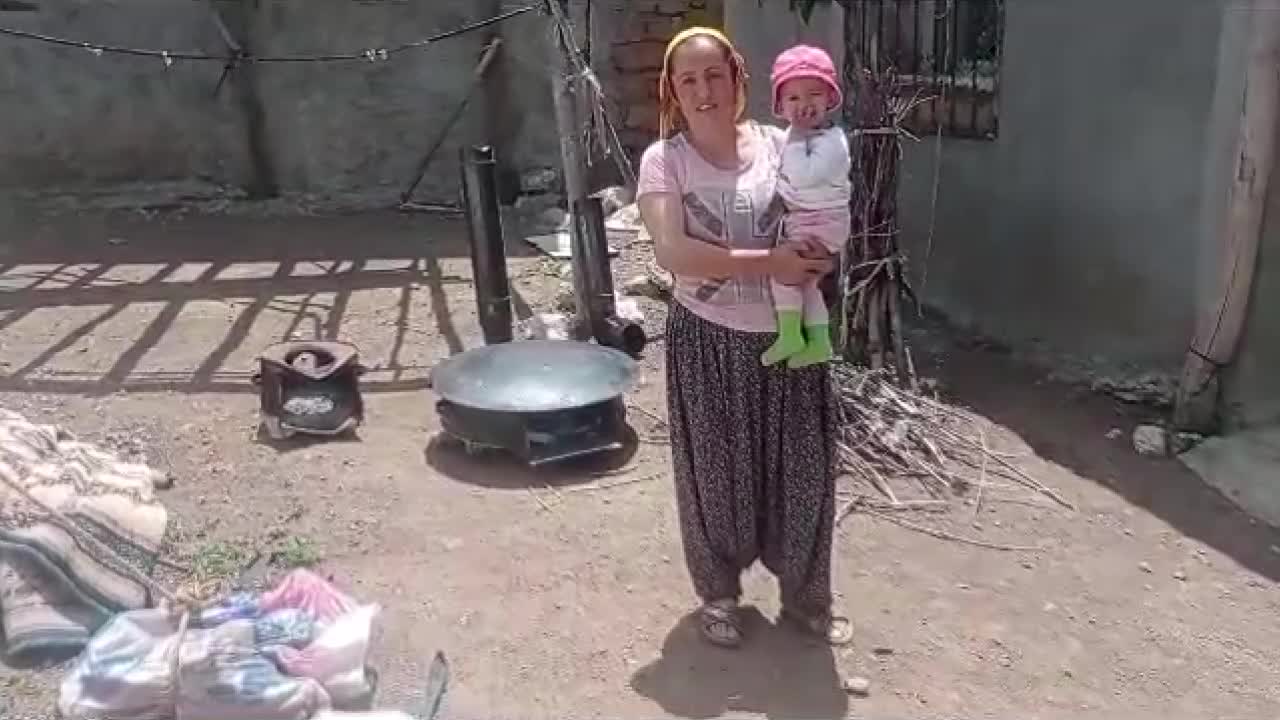 ÇADIRDA YAŞAYAN ADIYAMANLI DEPREMZEDEYE "4 BİN 145 TL" ELEKTRİK FATURASI GÖNDERİLDİ... DEPREMZEDE SEVDA İLİK: "DEPREMDEN KURTULDUK BORÇLARINIZDAN KURTULAMADIK. ALIN GÖTÜRÜN HAPSE ATIN"