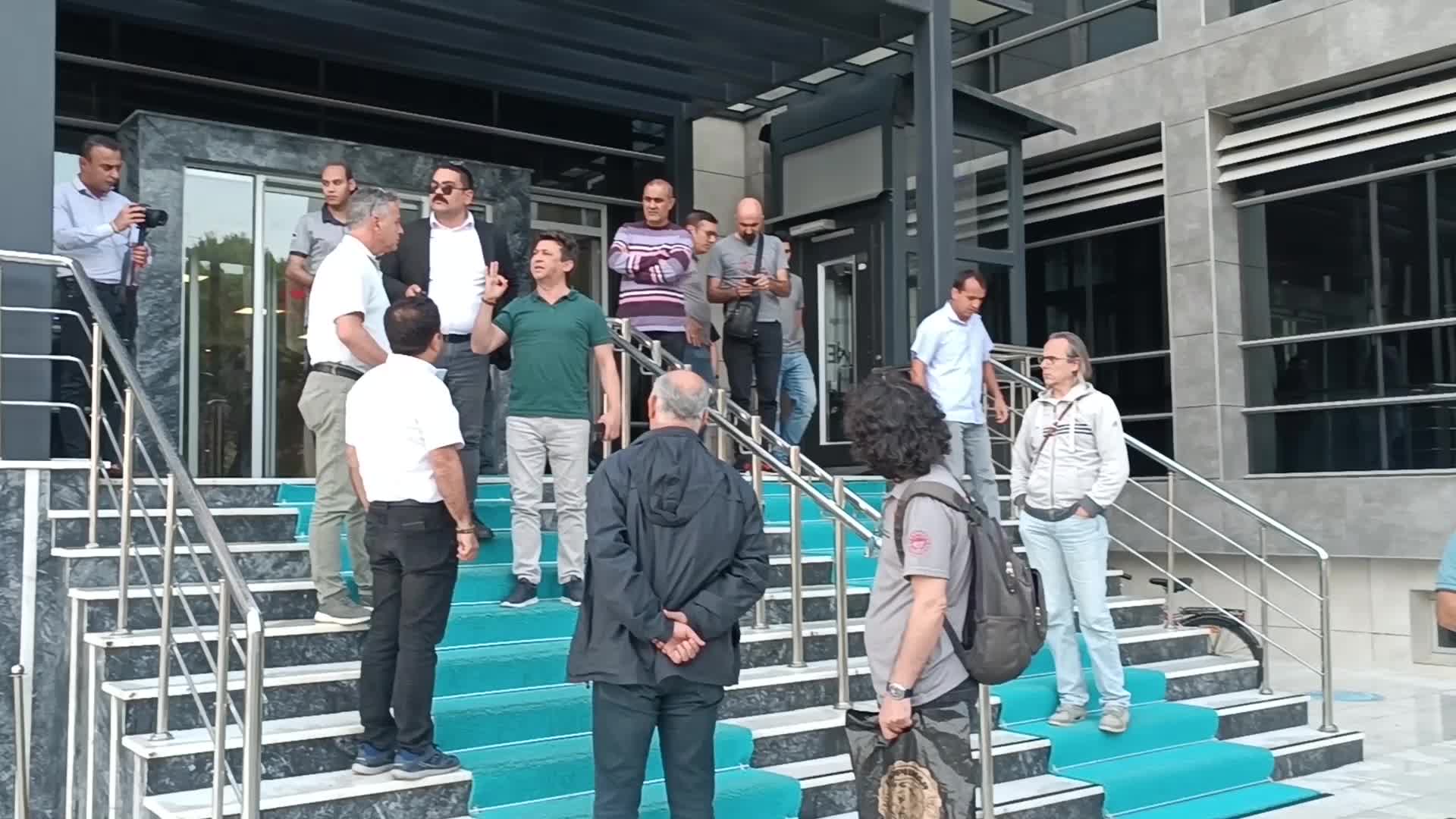 MUĞLA İL TARIM ORMAN MÜDÜRLÜĞÜ'NDE MOBBİNG İDDİASINA KARŞI YAPILAN BASIN AÇIKLAMASI ÖNCESİNDE TARTIŞMA ÇIKTI