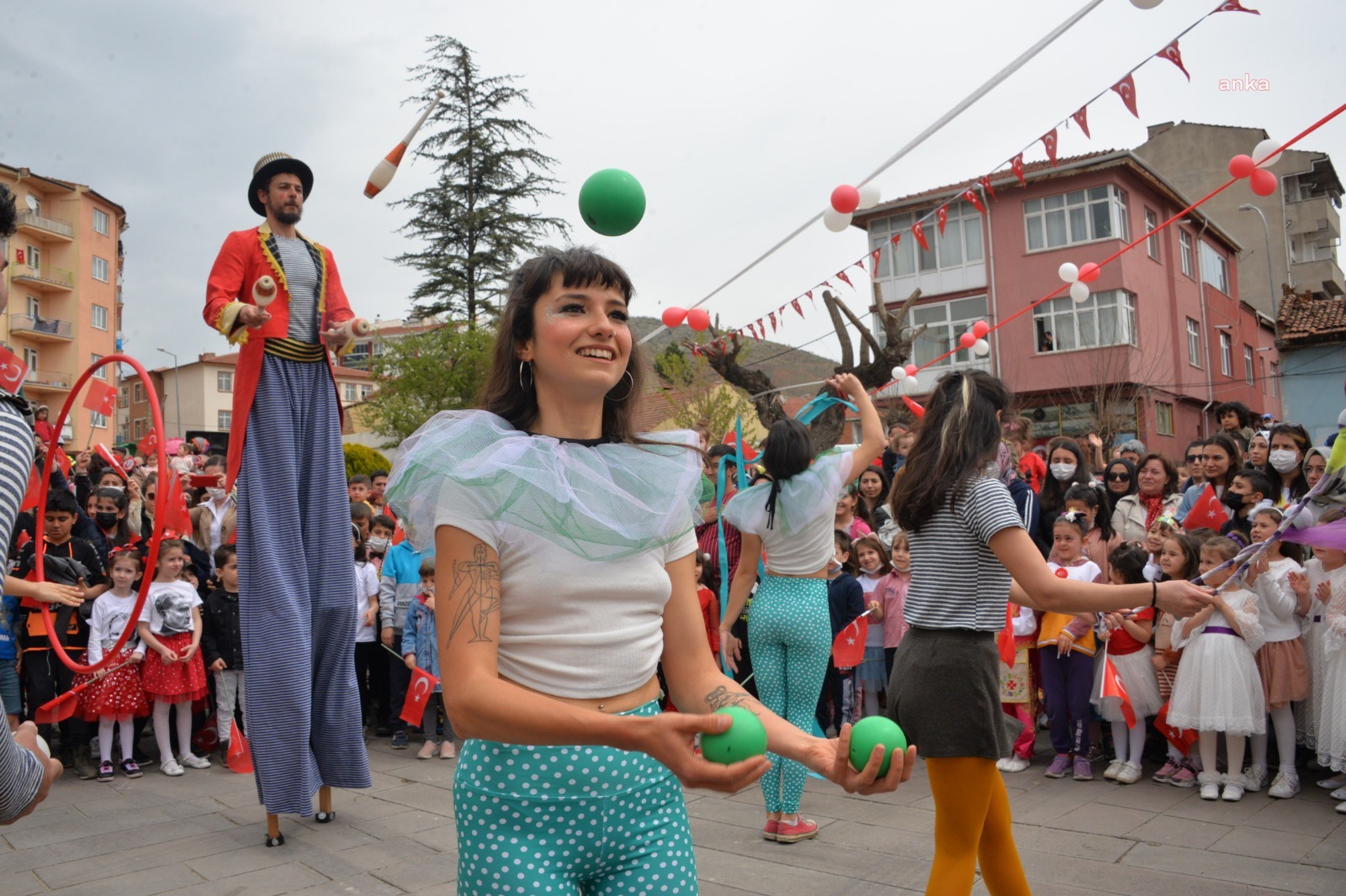 BOZÜYÜK BELEDİYESİ’NDEN KARNE ŞENLİĞİ