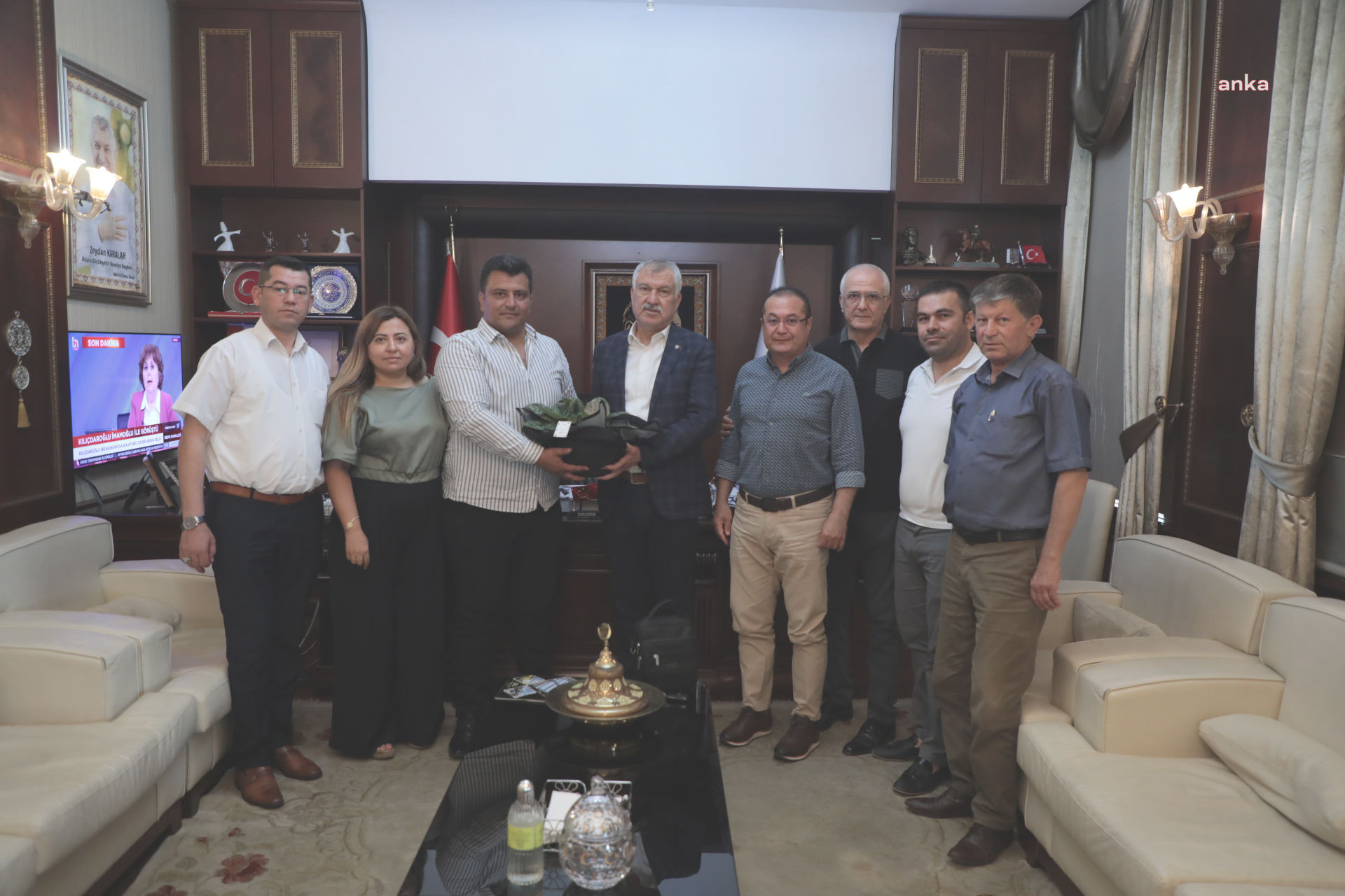 CÜCENOĞULLARI SOSYAL YARDIMLAŞMA DERNEĞİ’NDEN ZEYDAN KARALAR’A ZİYARET