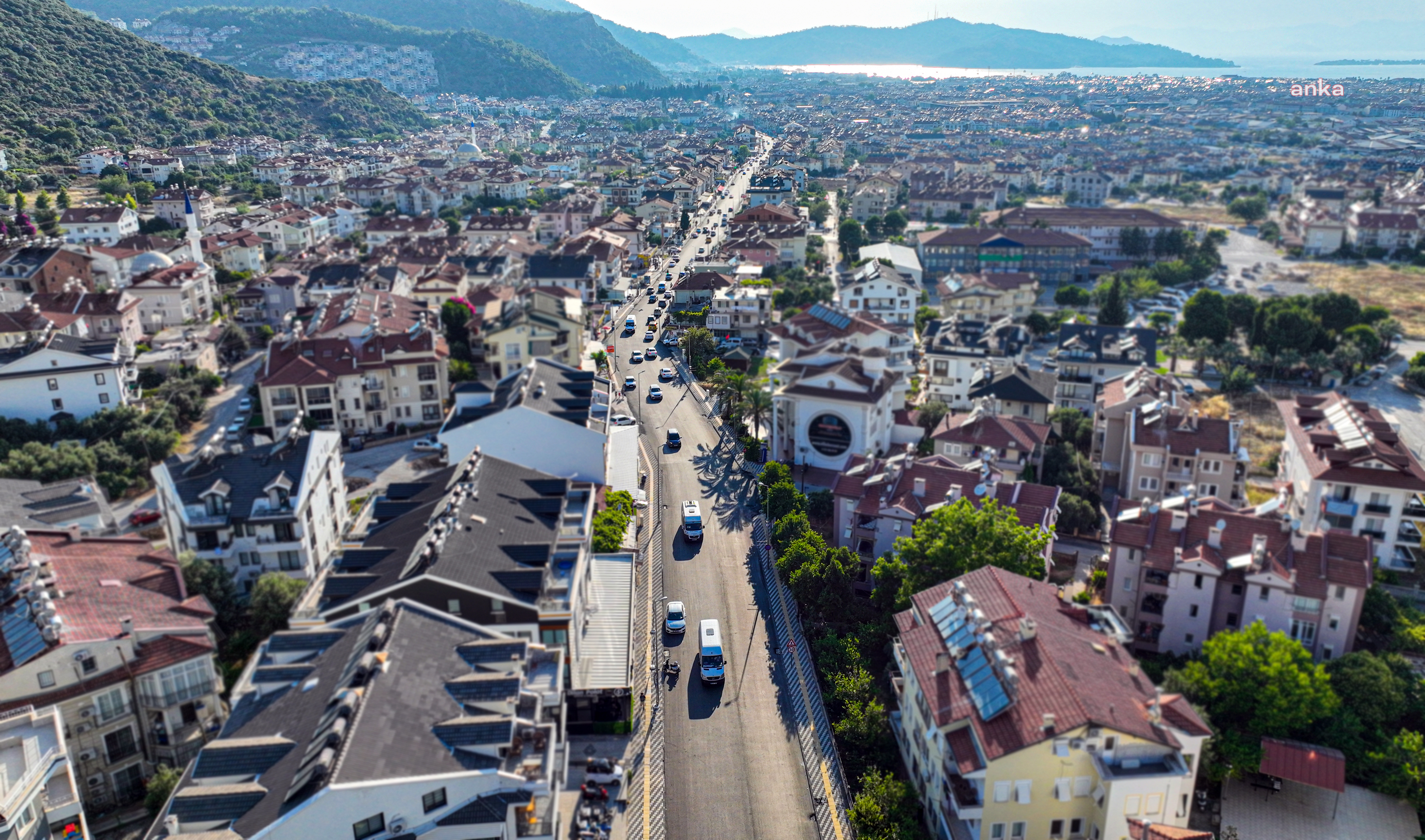 FETHİYE BELEDİYESİ, BAHA ŞIKMAN CADDESİ’NDE SICAK ASFALT ÇALIŞMASINI TAMAMLADI