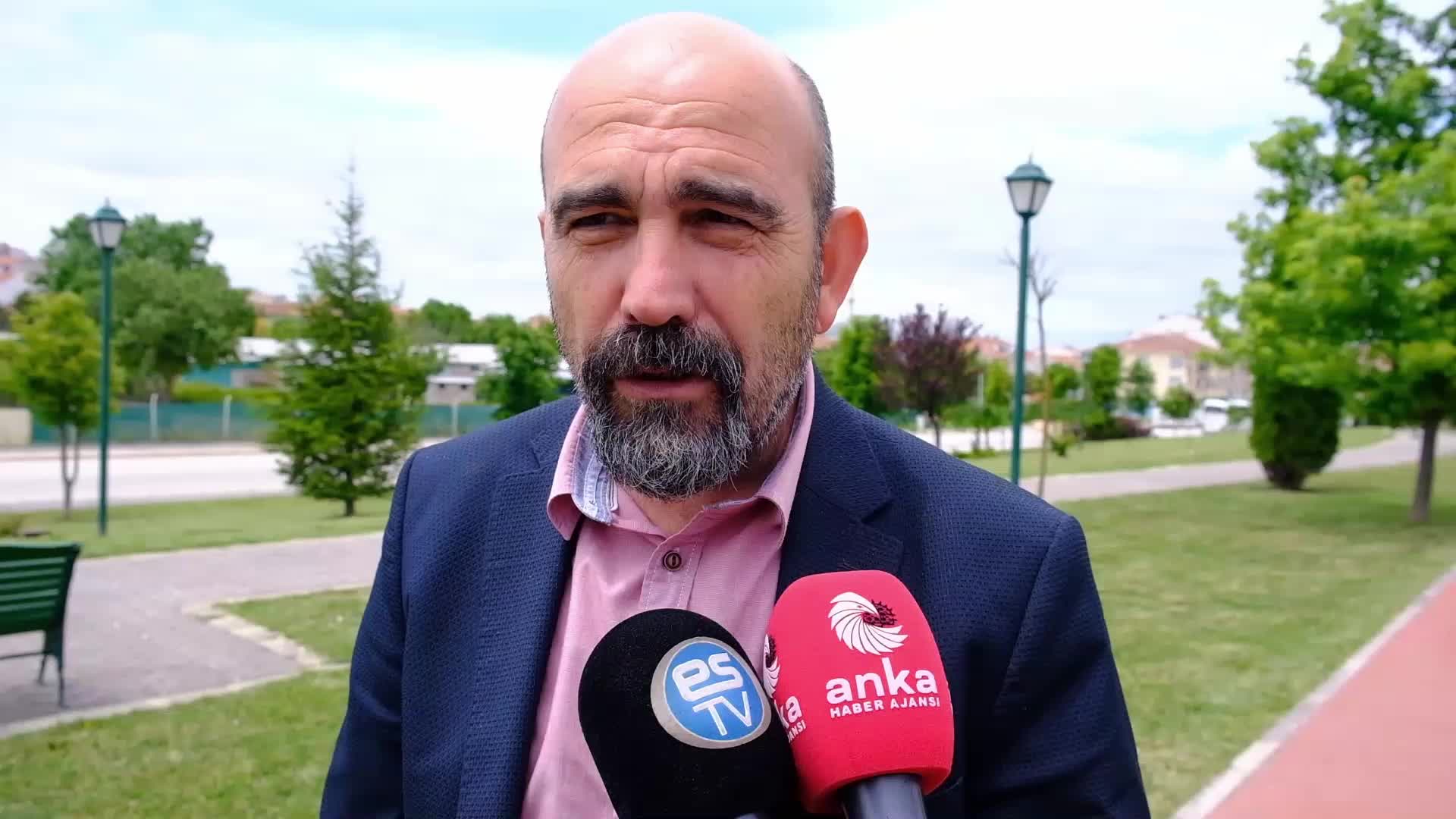 KESK ESKİŞEHİR DÖNEM SÖZCÜSÜ ALKAN MÜLAKAT SINAVLARININ KALDIRILMAMASINA TEPKİ GÖSTERDİ: "VERDİĞİNİZ SÖZLERİN ARKASINDA DURUN"