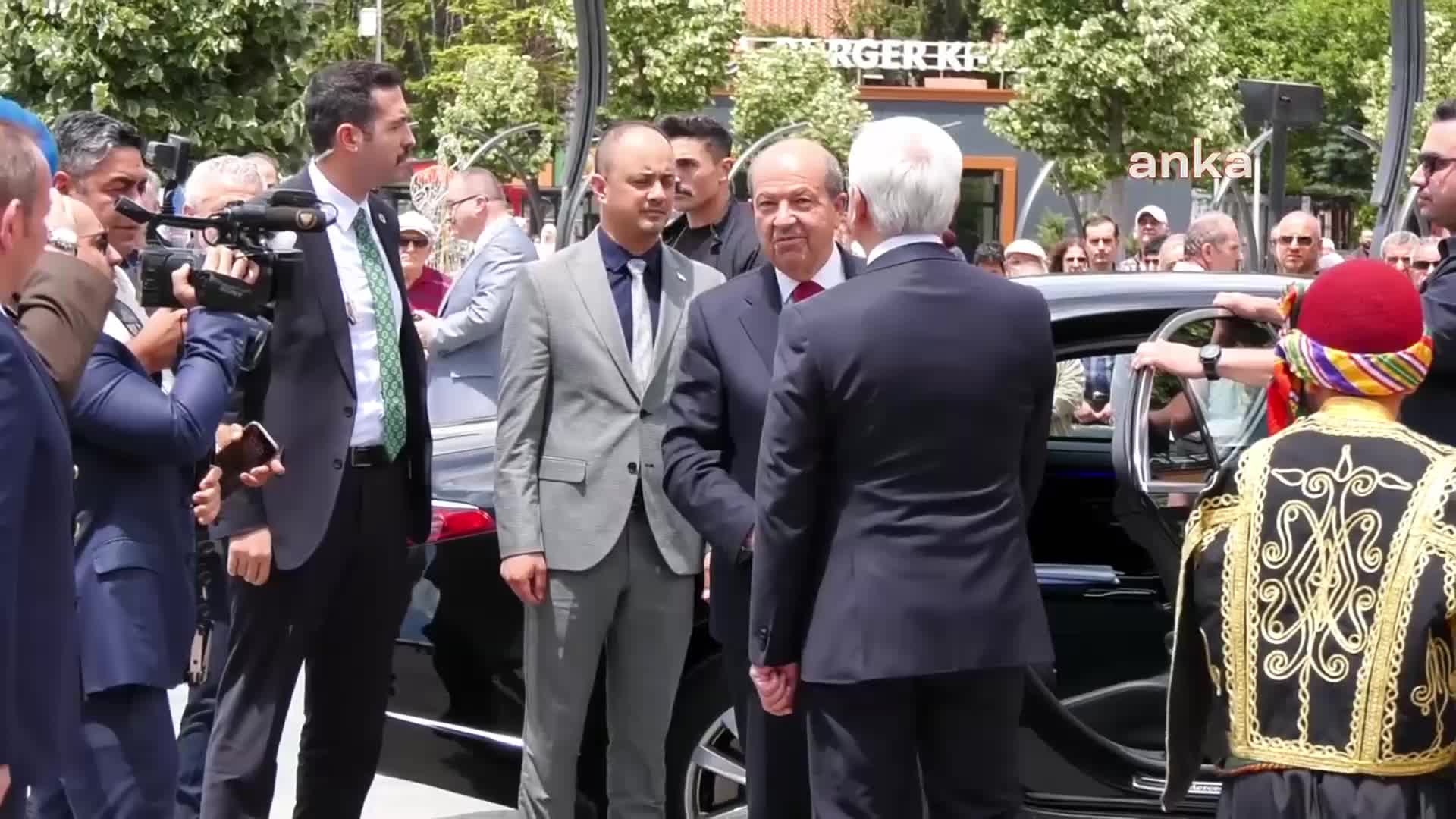 KIBRIS HAREKÂTI GAZİLERİ, KKTC CUMHURBAŞKANI’NIN KATILDIĞI ETKİNLİĞİN DÜZENLEDİĞİ SALONA “YER OLMADIĞI” GEREKÇESİYLE ALINMADI